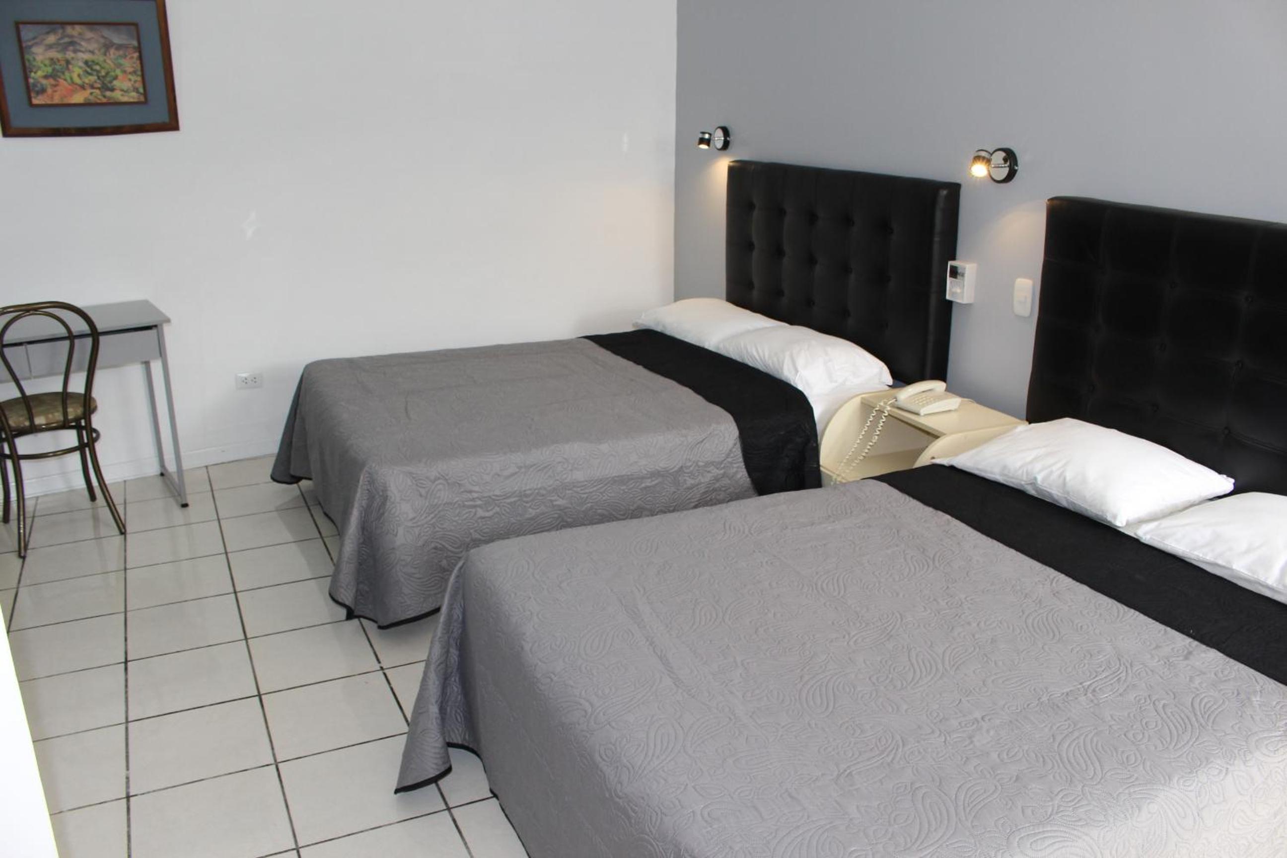 Twin Room photo 2