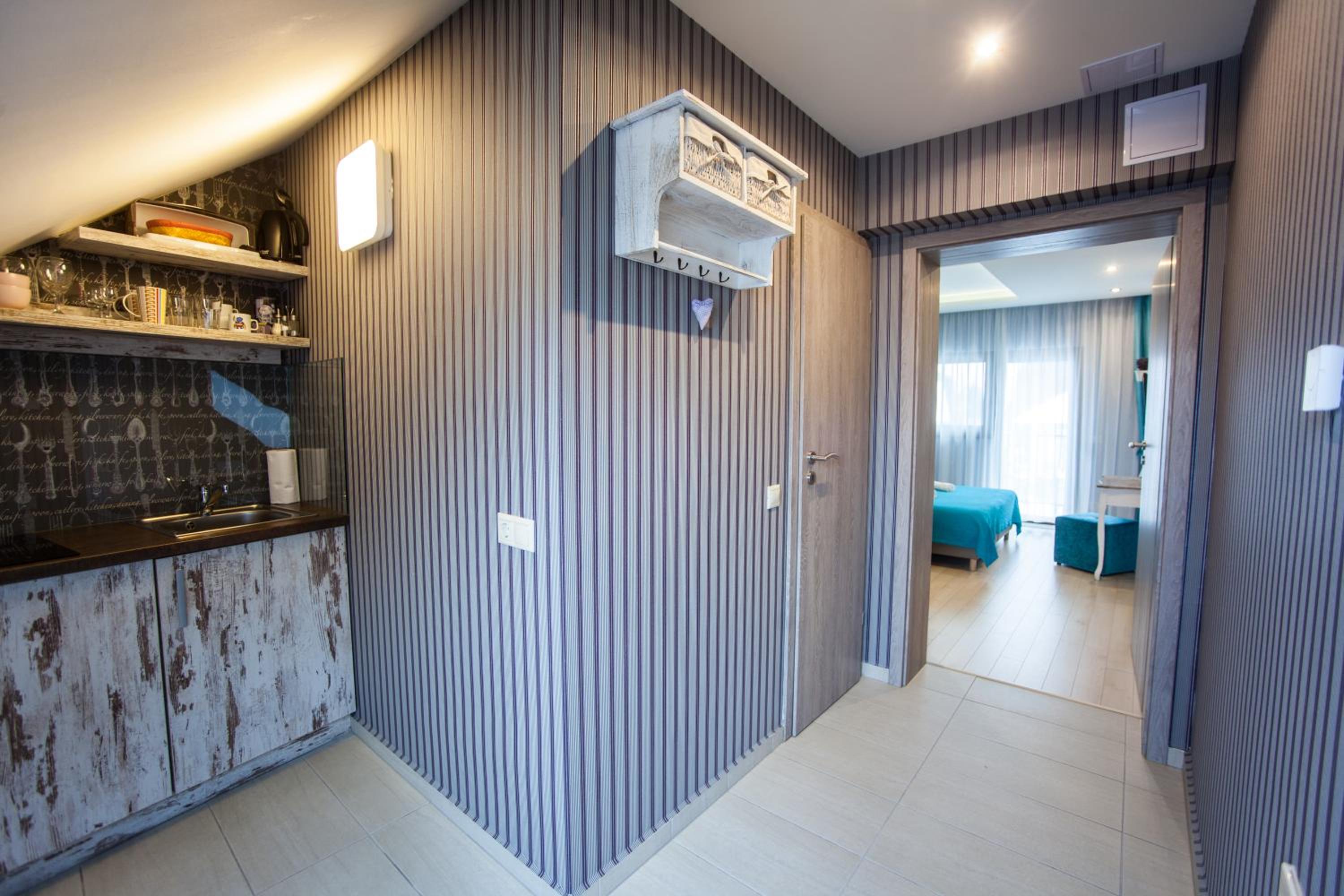 Studio Apartment with Balcony photo 1