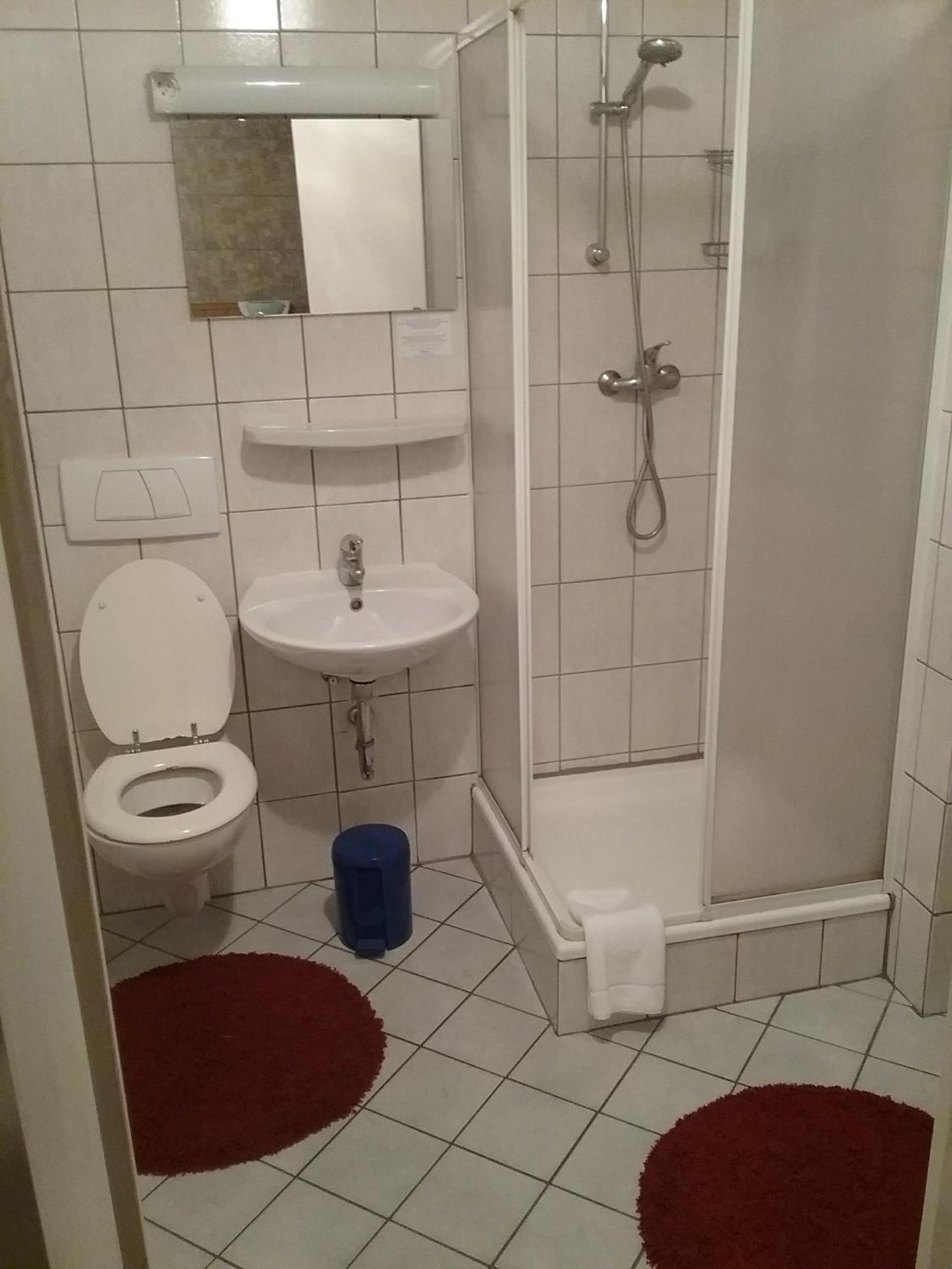 Double Room - Photo 17
