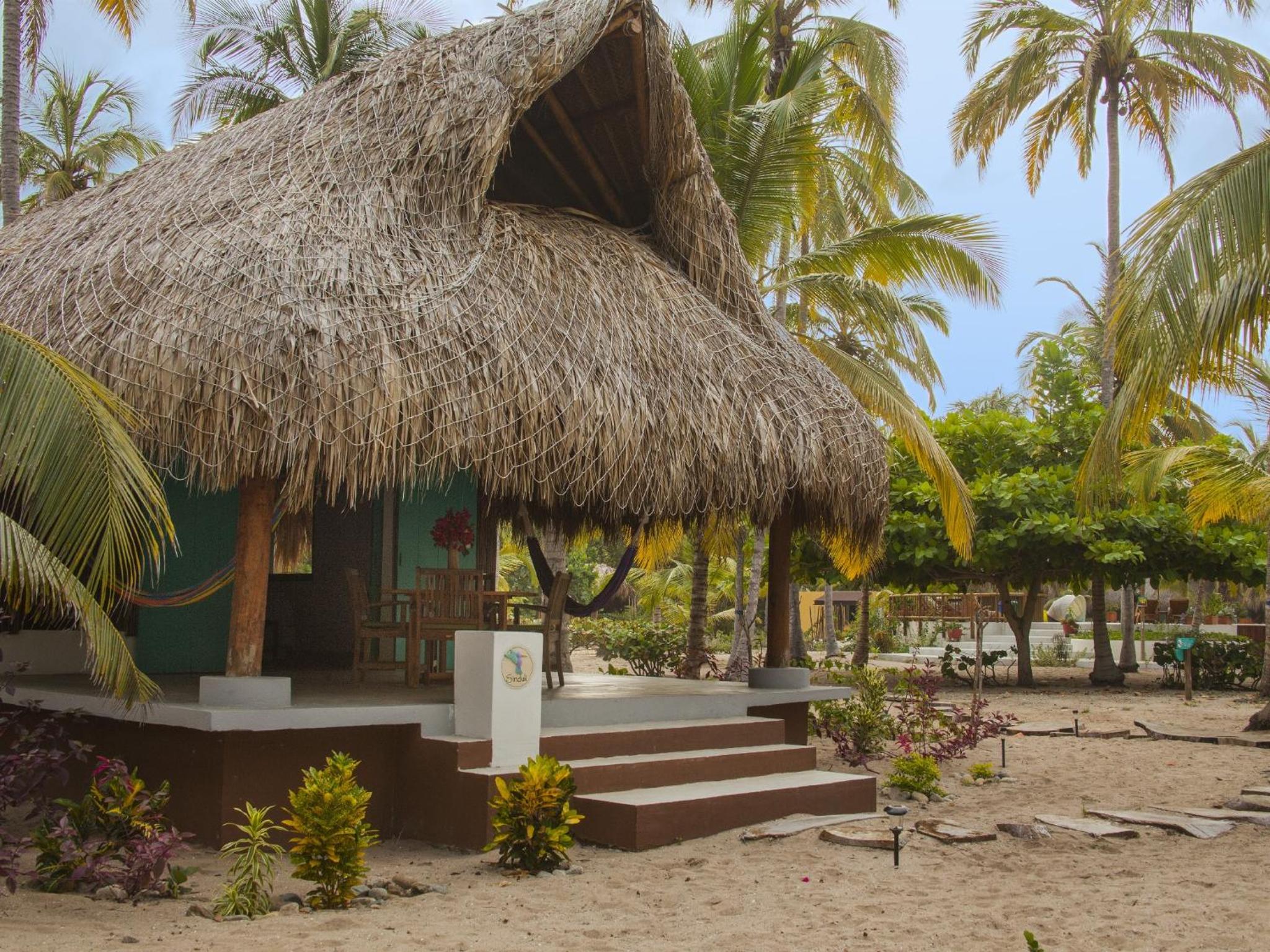 Superior Bungalow Queen - on the beach photo 2
