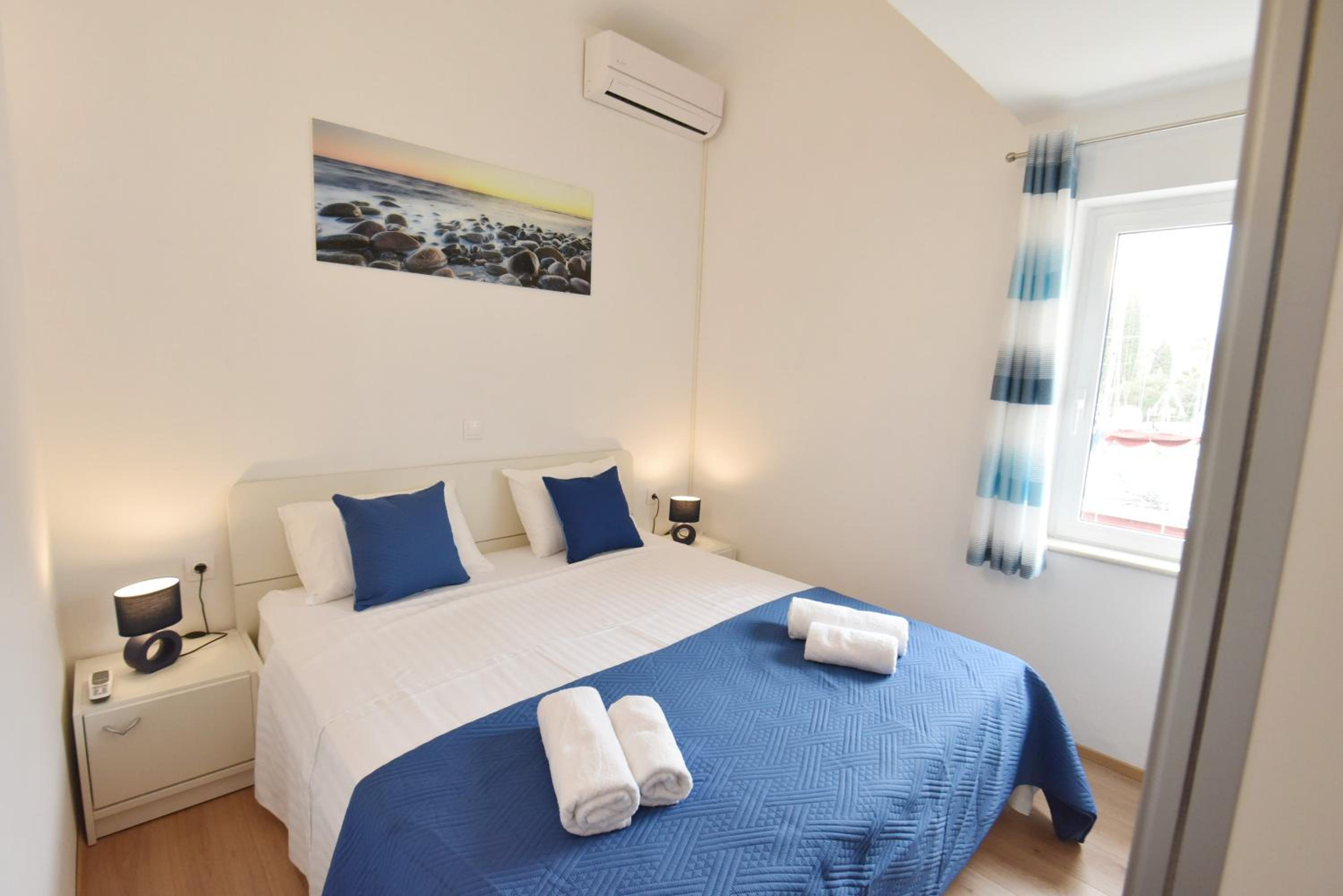 Duplex One-Bedroom Apartment photo 2