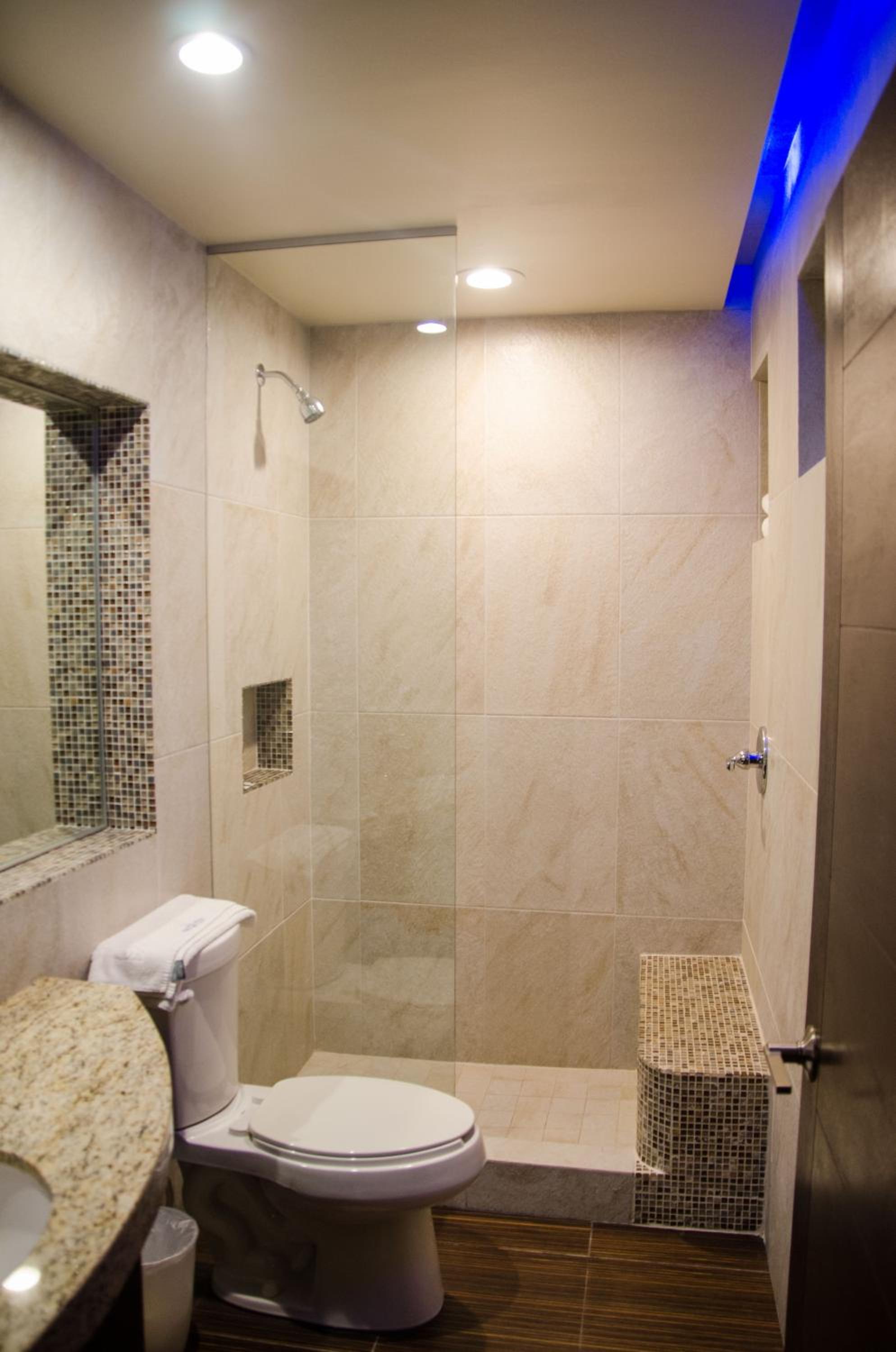 Deluxe Queen Room - Photo 17