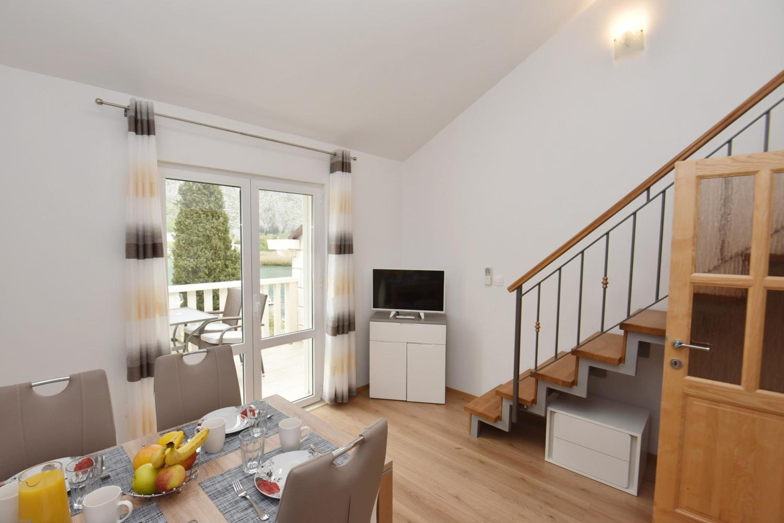 Duplex One-Bedroom Apartment with Balcony photo 2