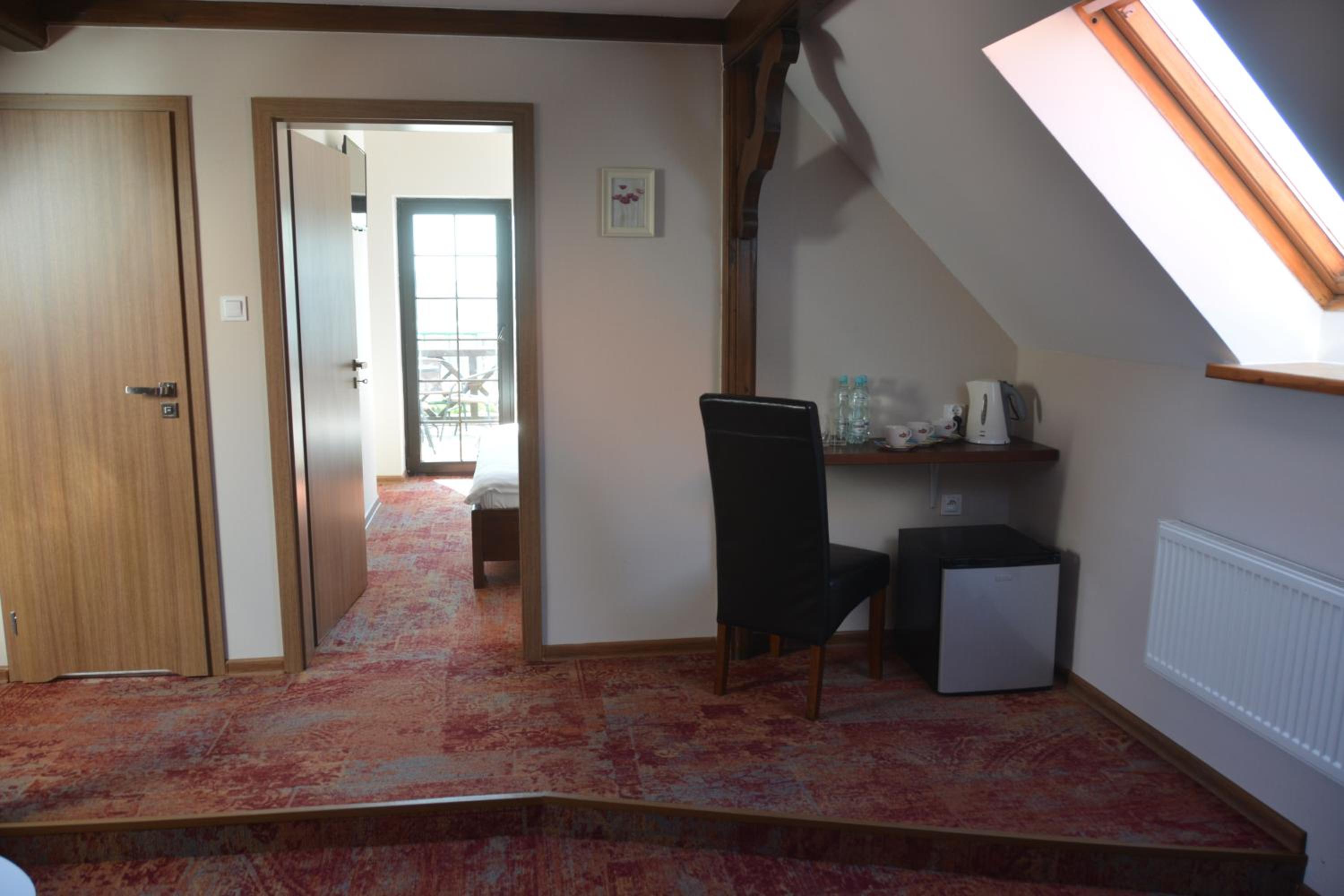 Apartment with Balcony - Photo 10