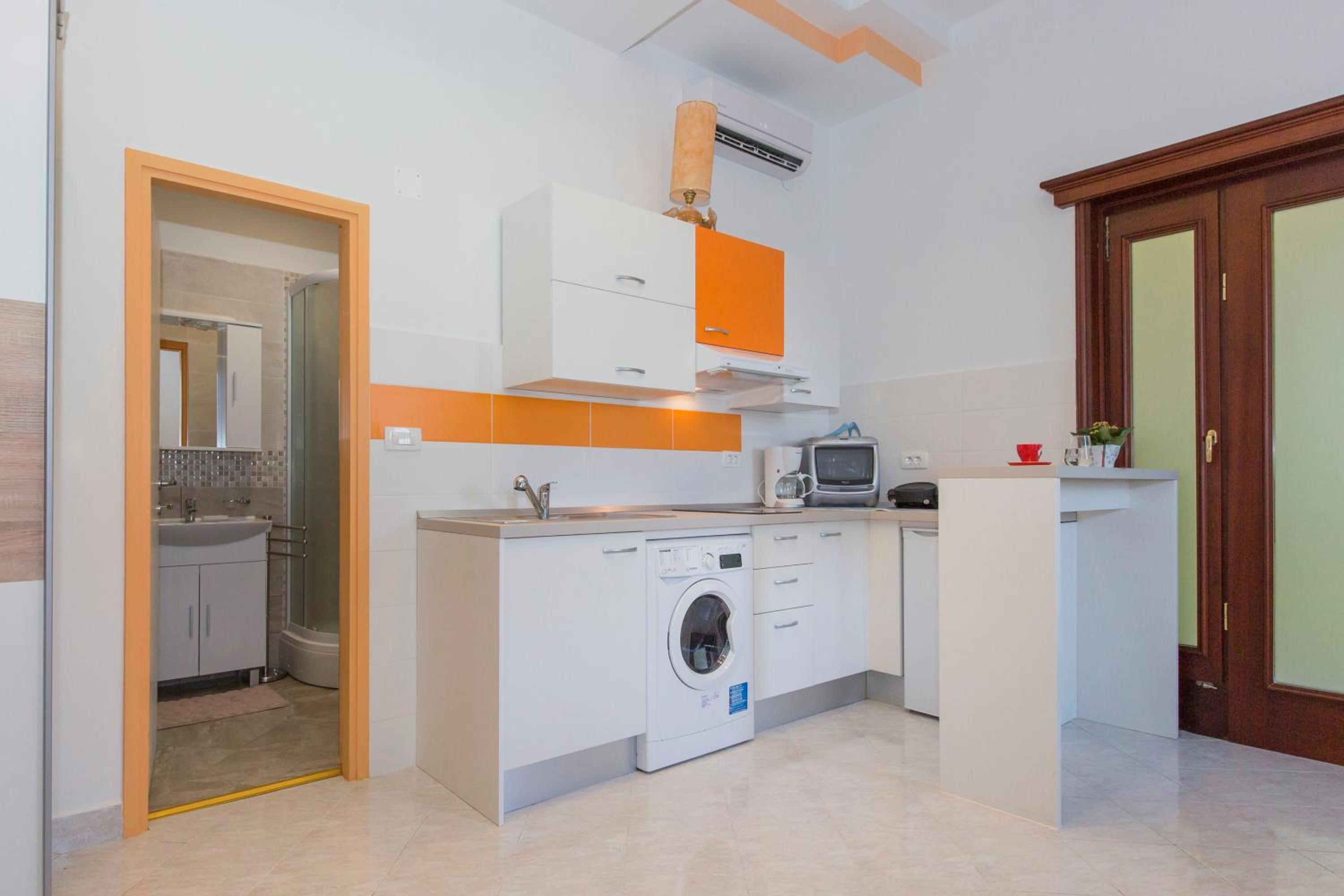 Studio Apartment photo 2