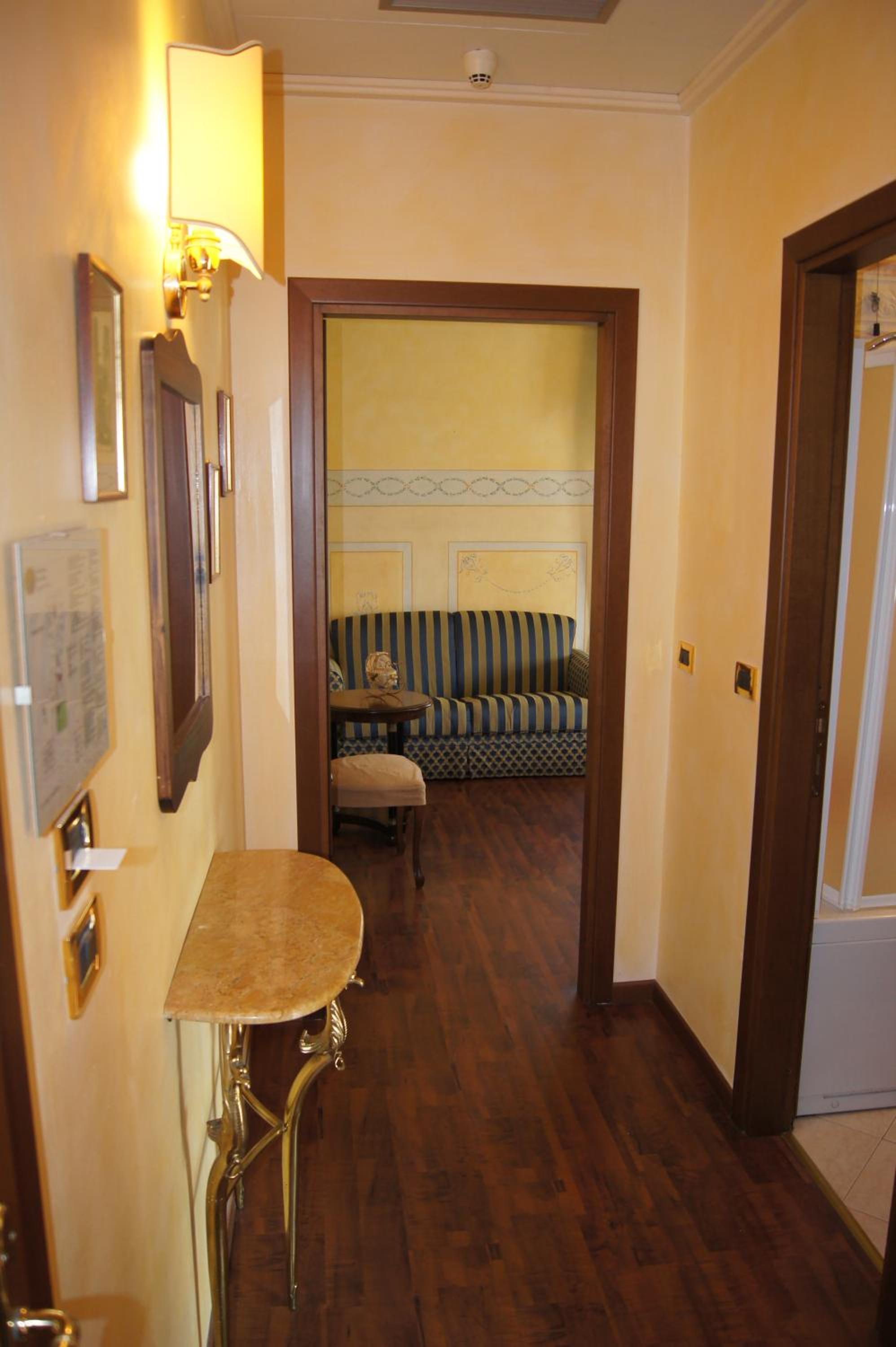 Family Room photo 2