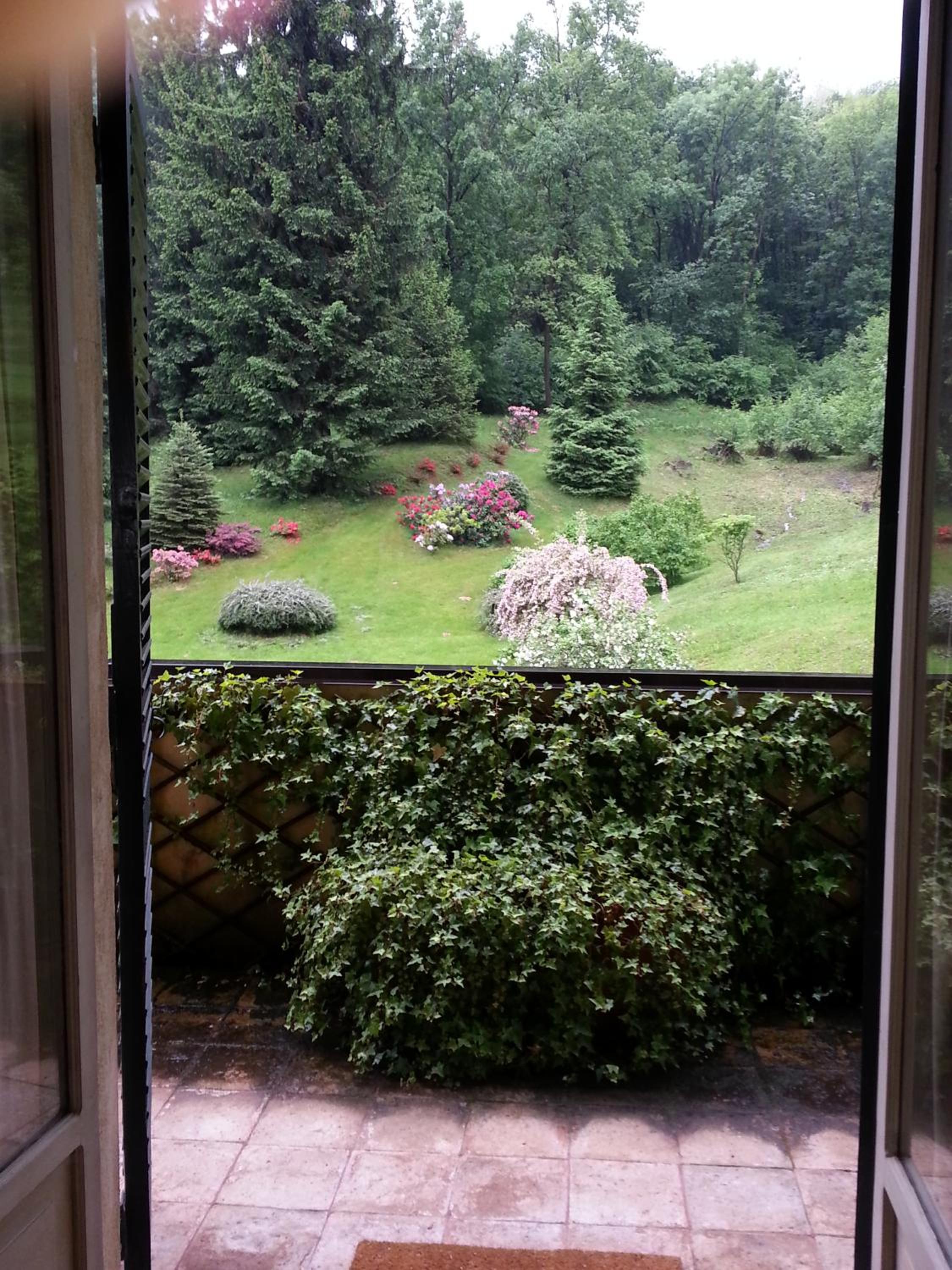 double bedroom with balcony photo 2