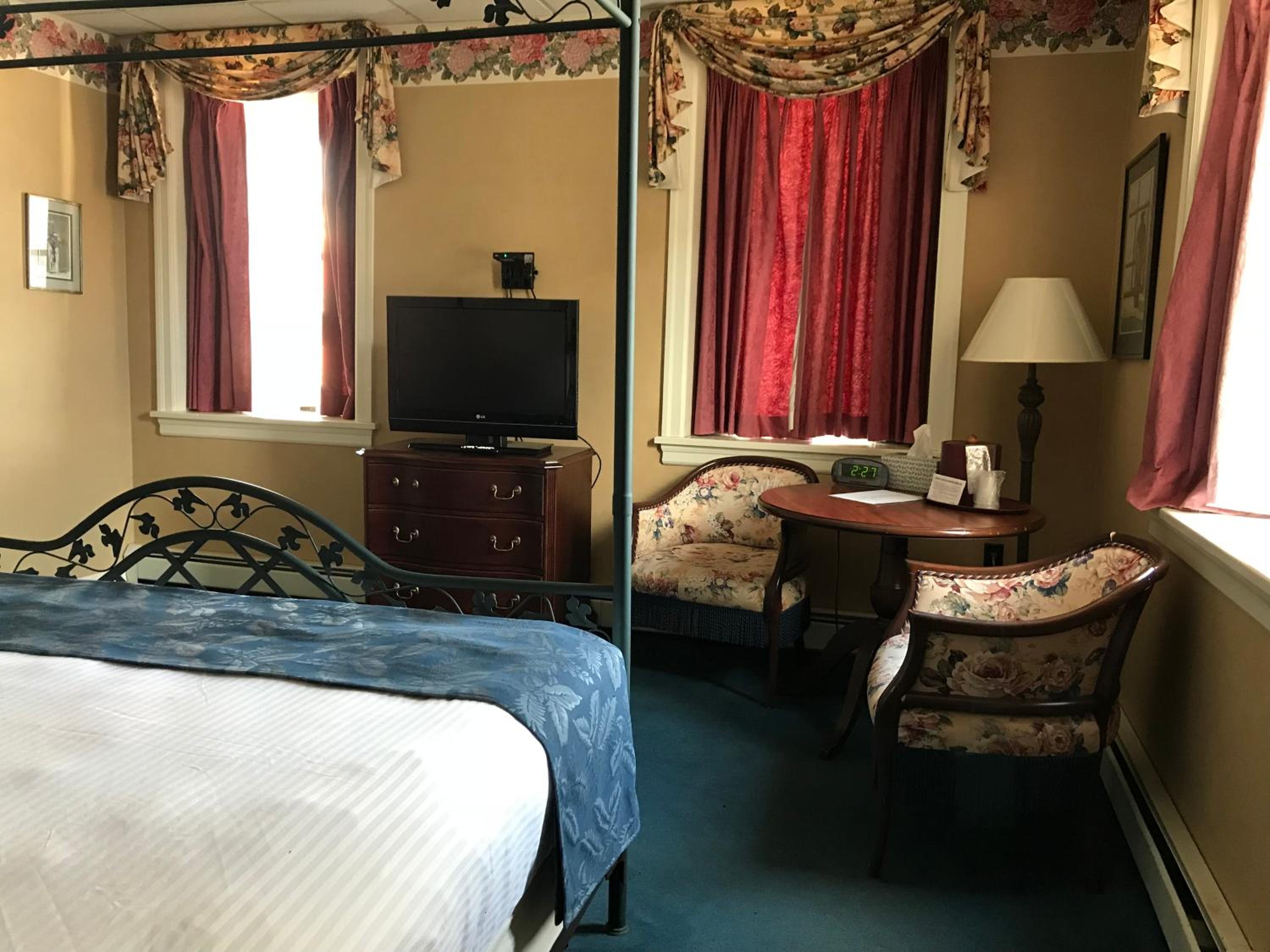 Deluxe King Room photo 1