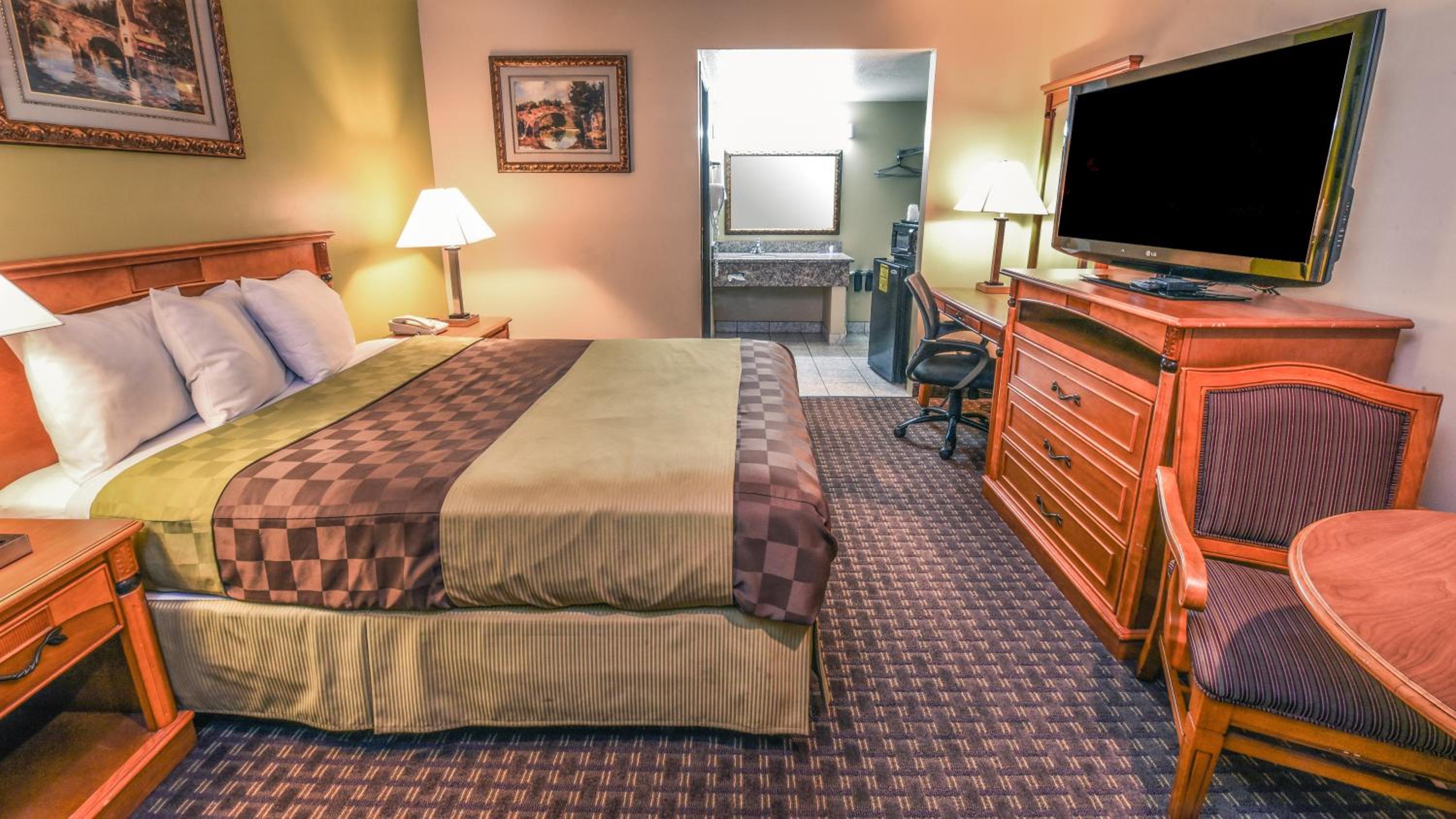 Queen Room - Photo 2