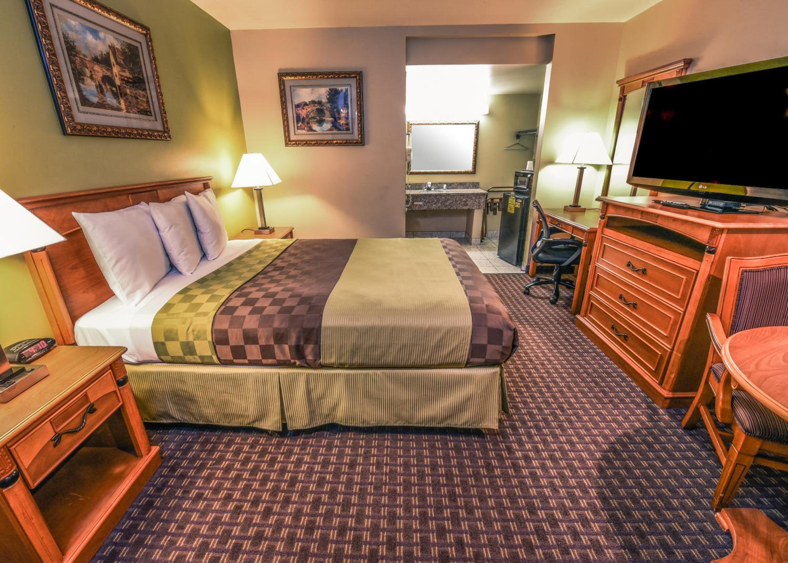 Queen Room - Photo 1