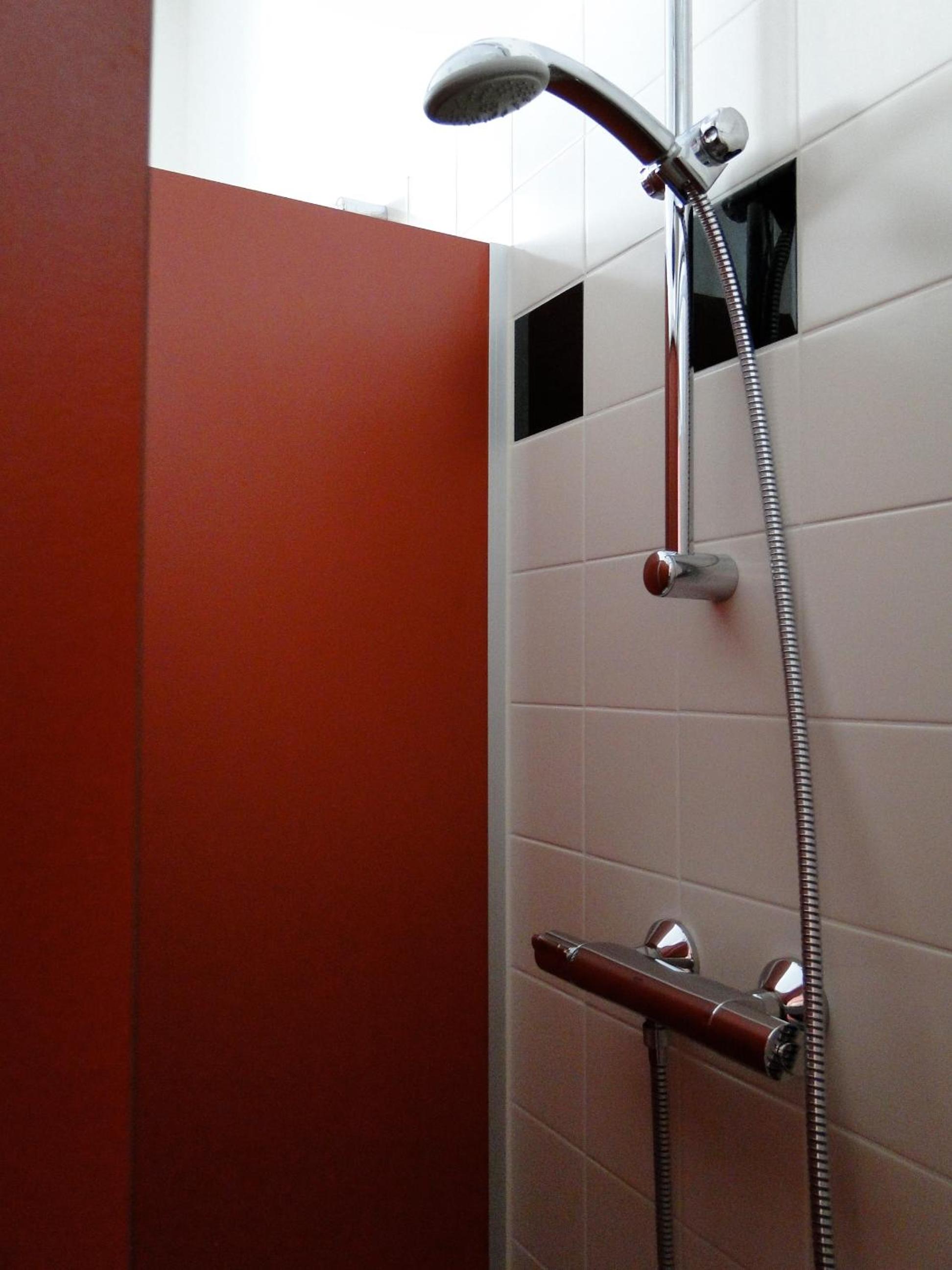 Quadruple Room with Shared Bathroom photo 2