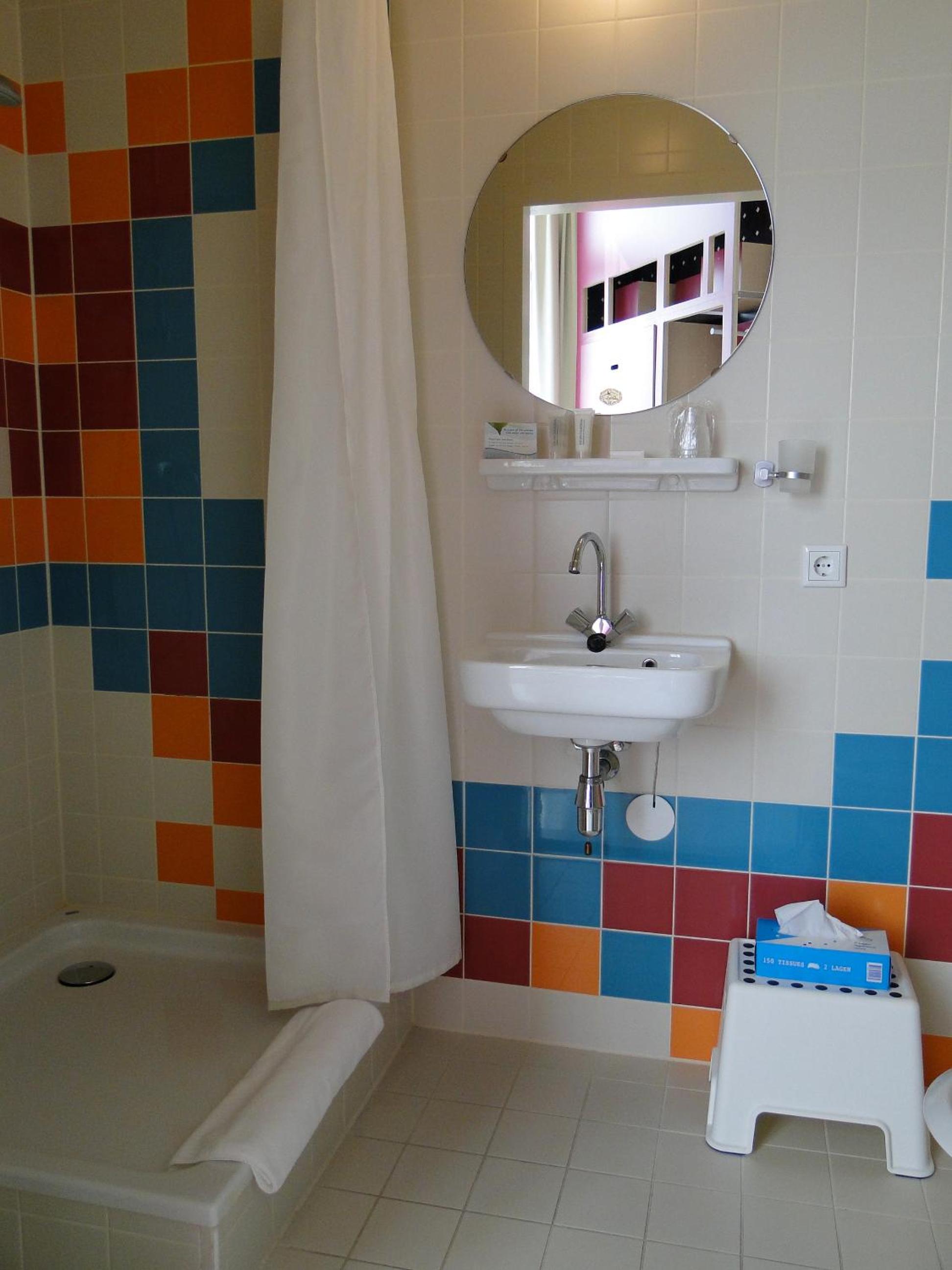 Twin Room - Photo 4