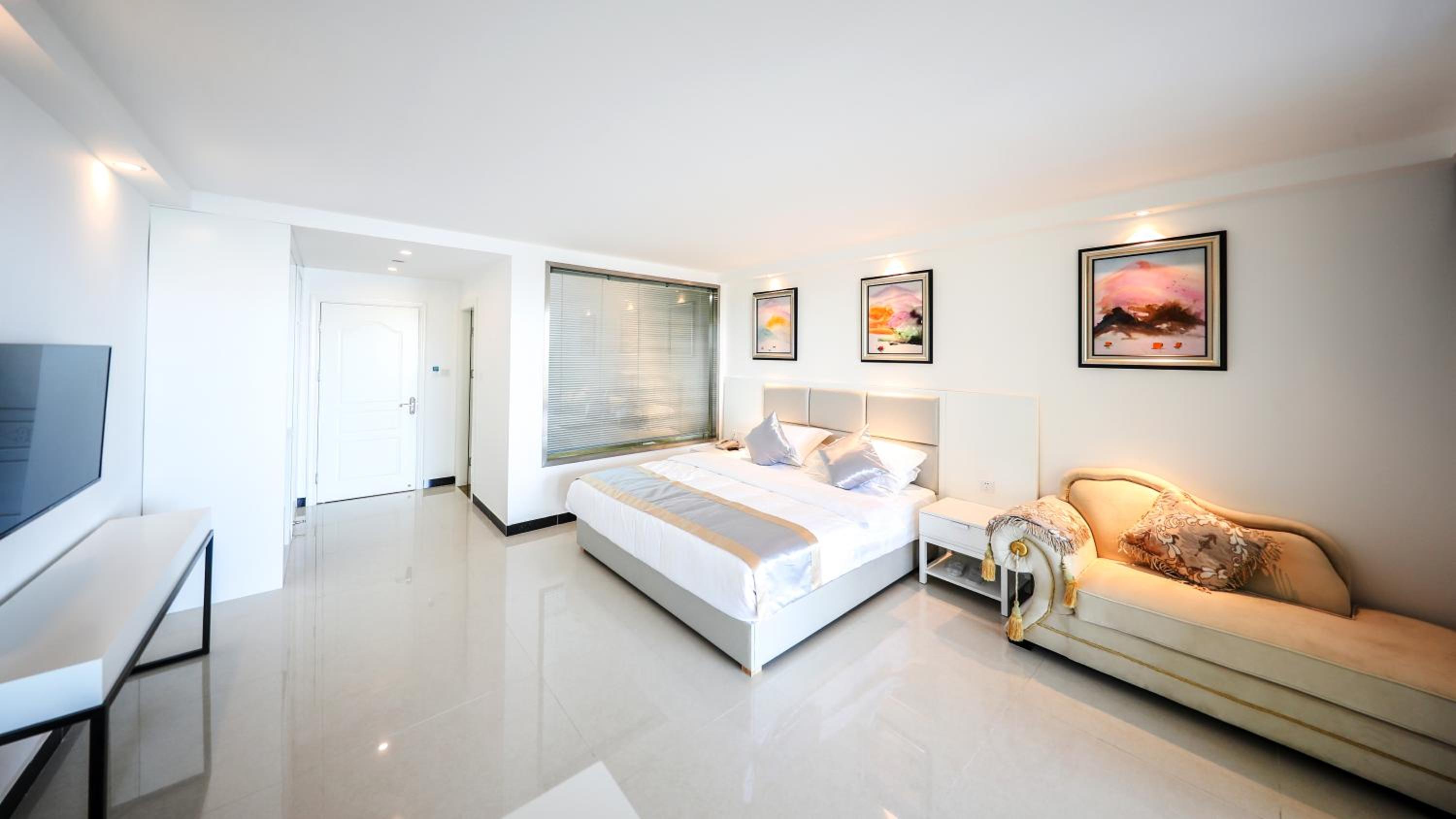 Deluxe Double Room with Balcony and Sea View photo 2