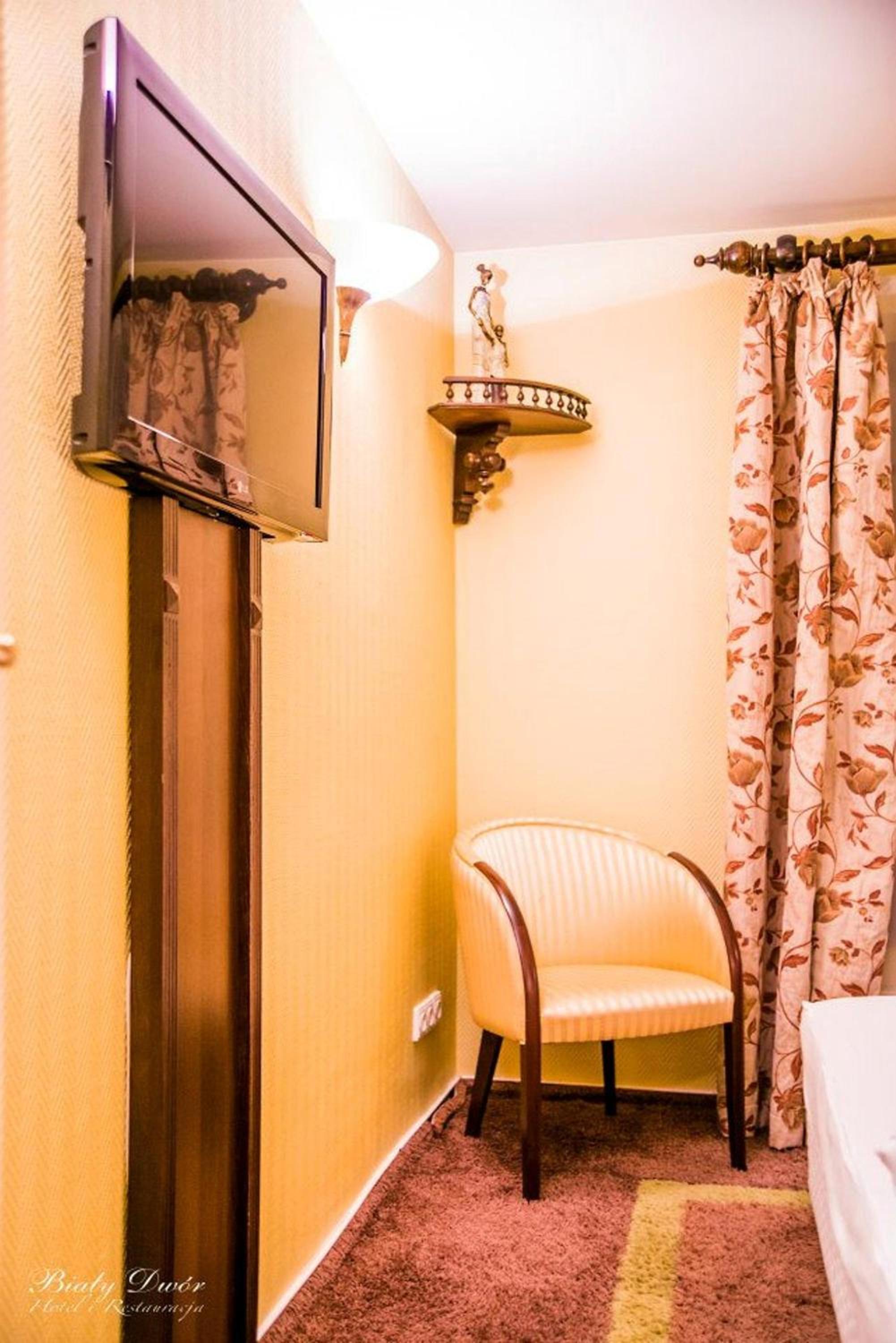 Double or Twin Room - Photo 4