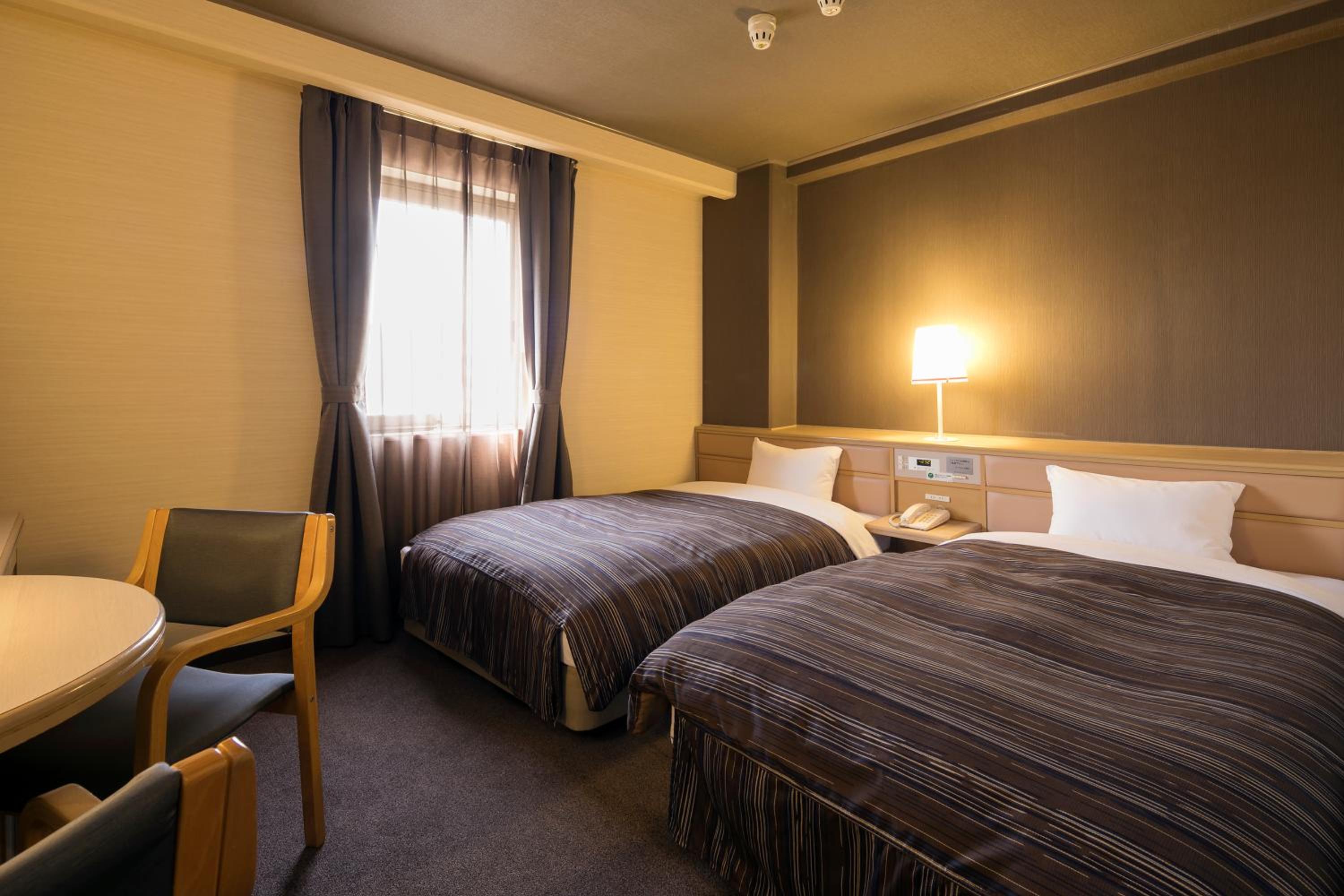 Twin Room - Non-Smoking photo 1