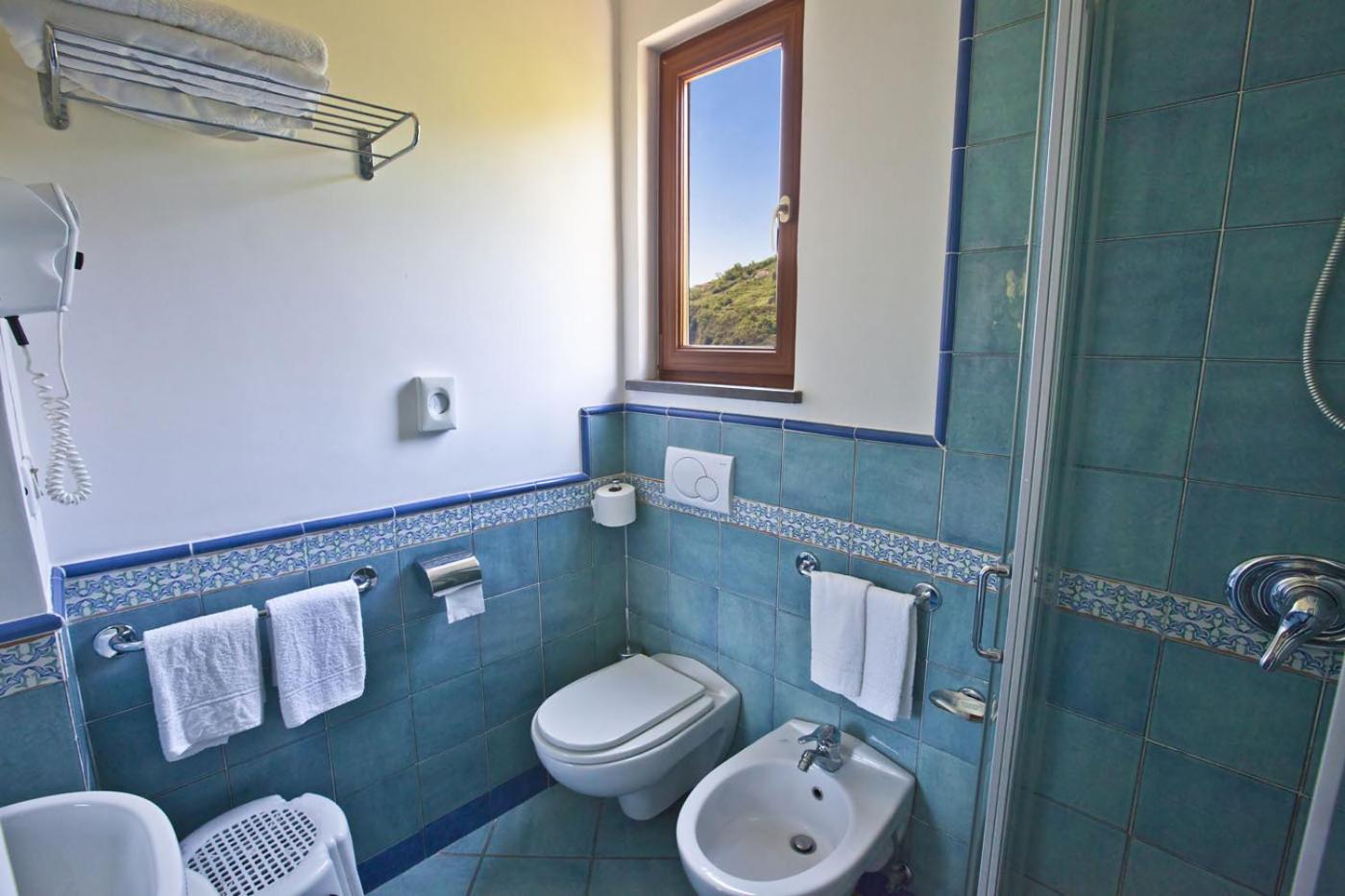Standard Double Room - Photo 10