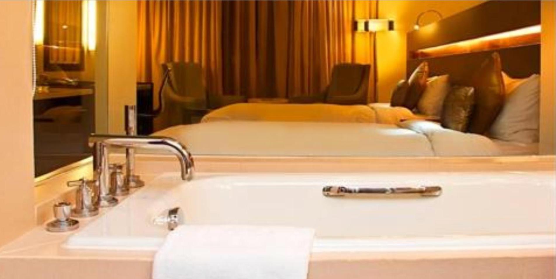Deluxe Double Or Twin Room - Photo 4