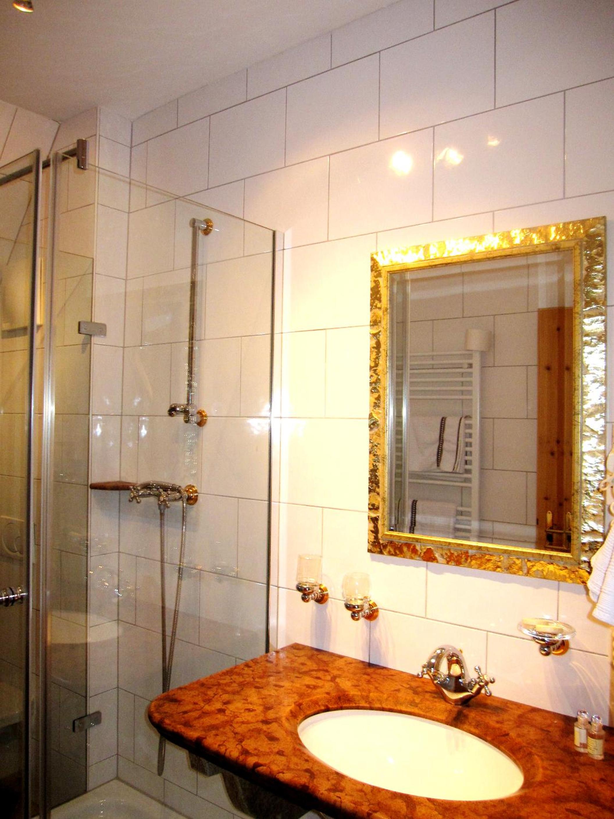 Double or Twin Room - Photo 7
