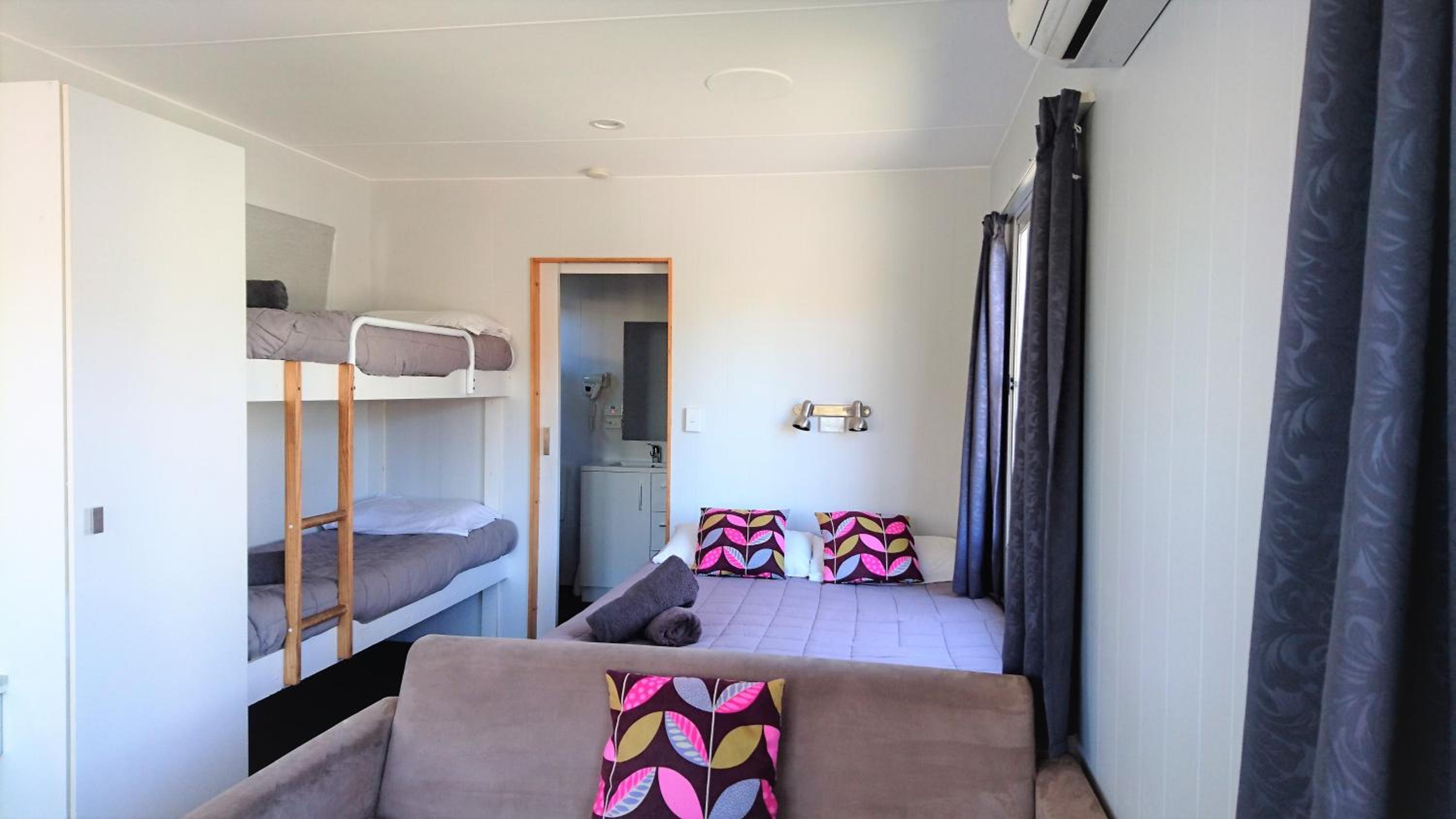 Standard Bungalow - Photo 2