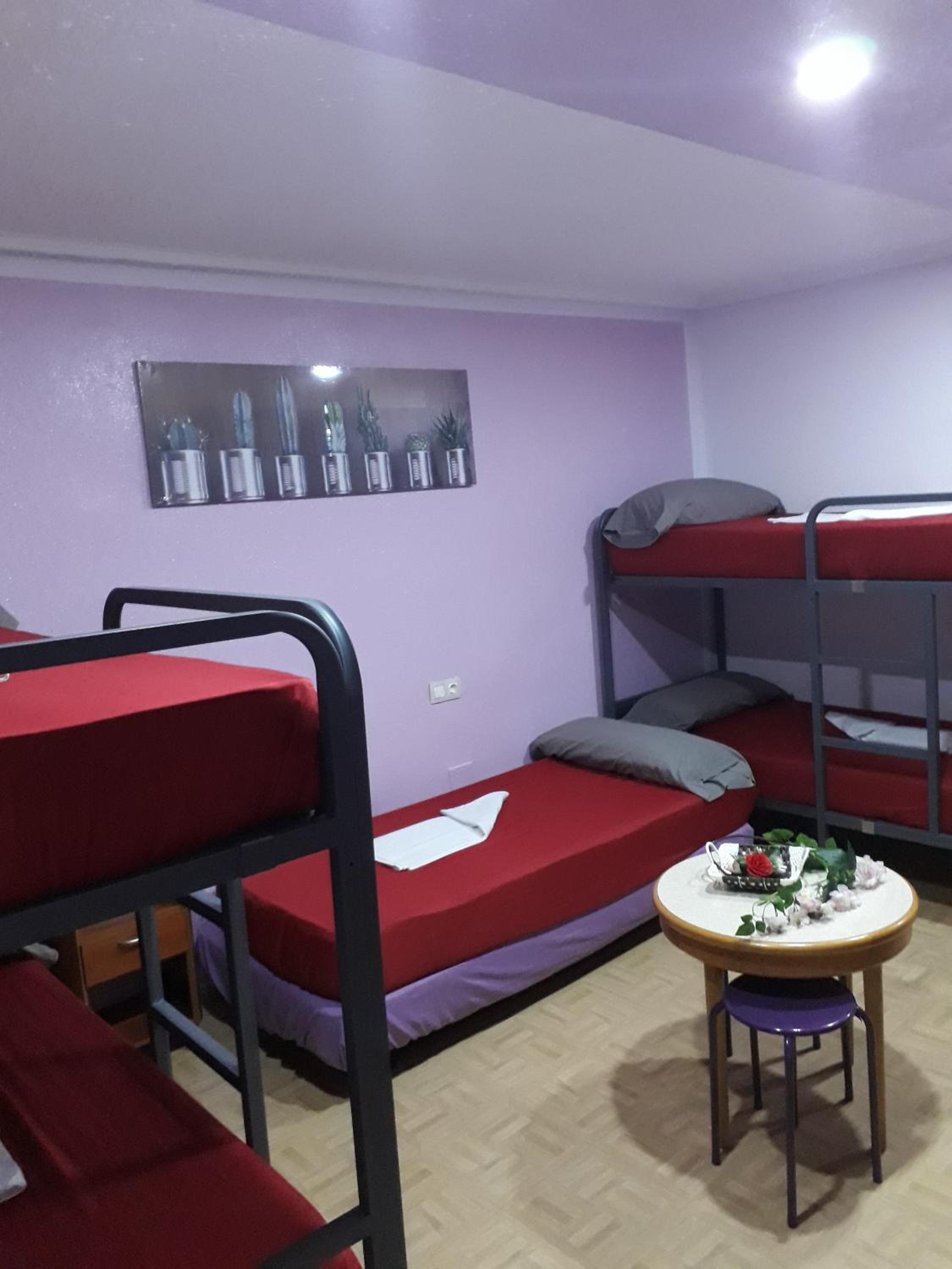 Habitación de 8 camas para mujeres