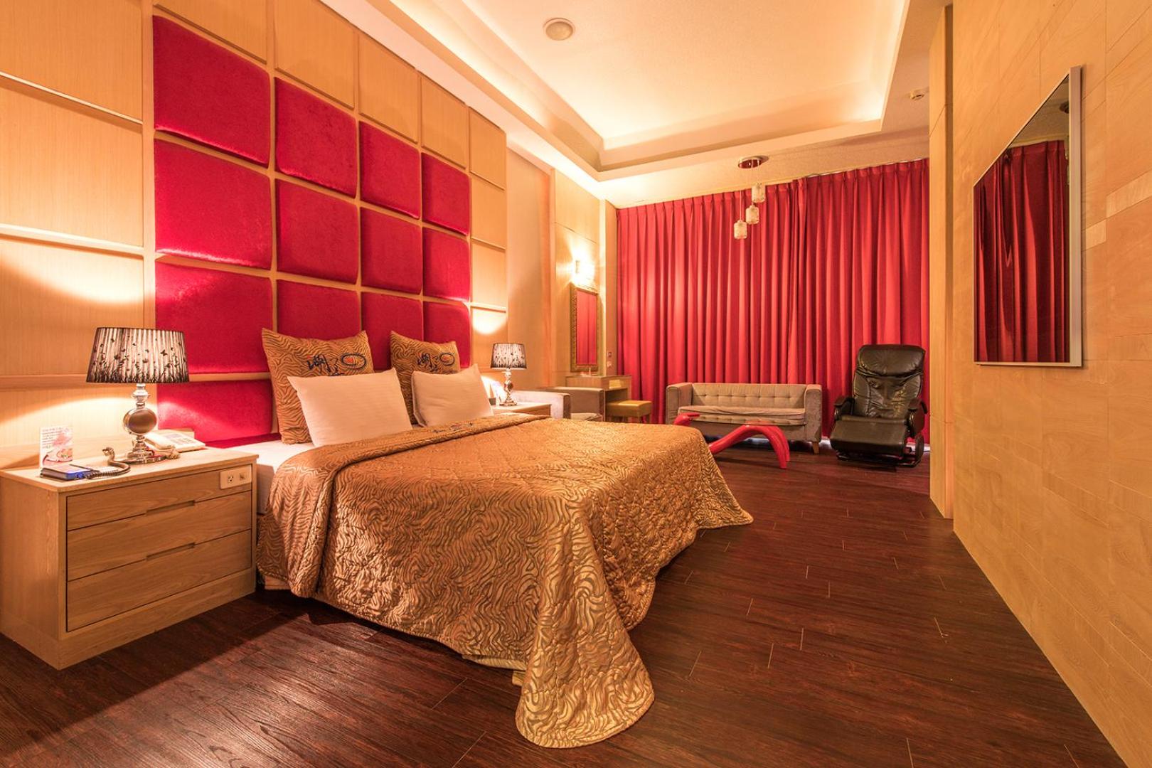 Premier Double Room with Jacuzzi  photo 2