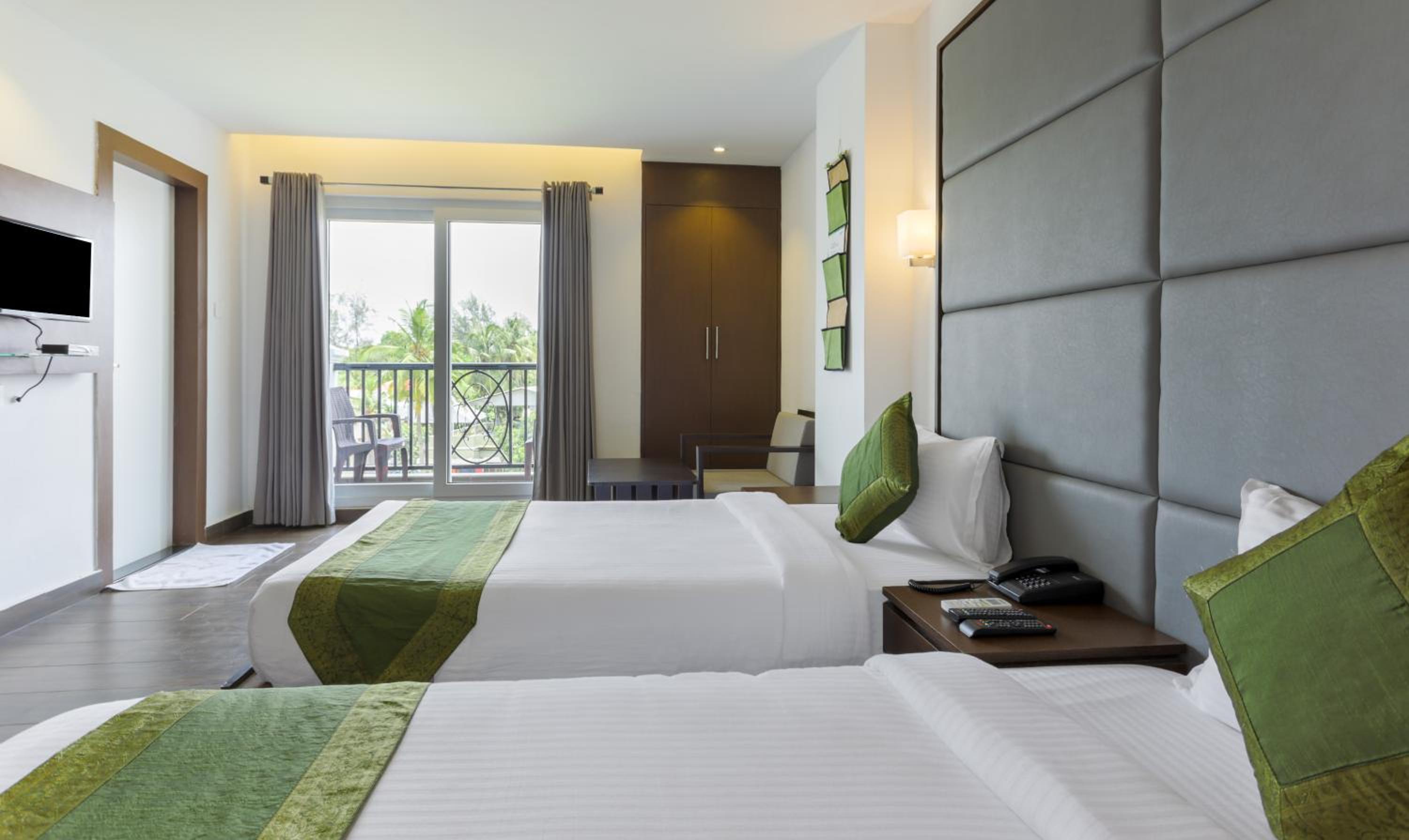 Deluxe Twin Room - Photo 6