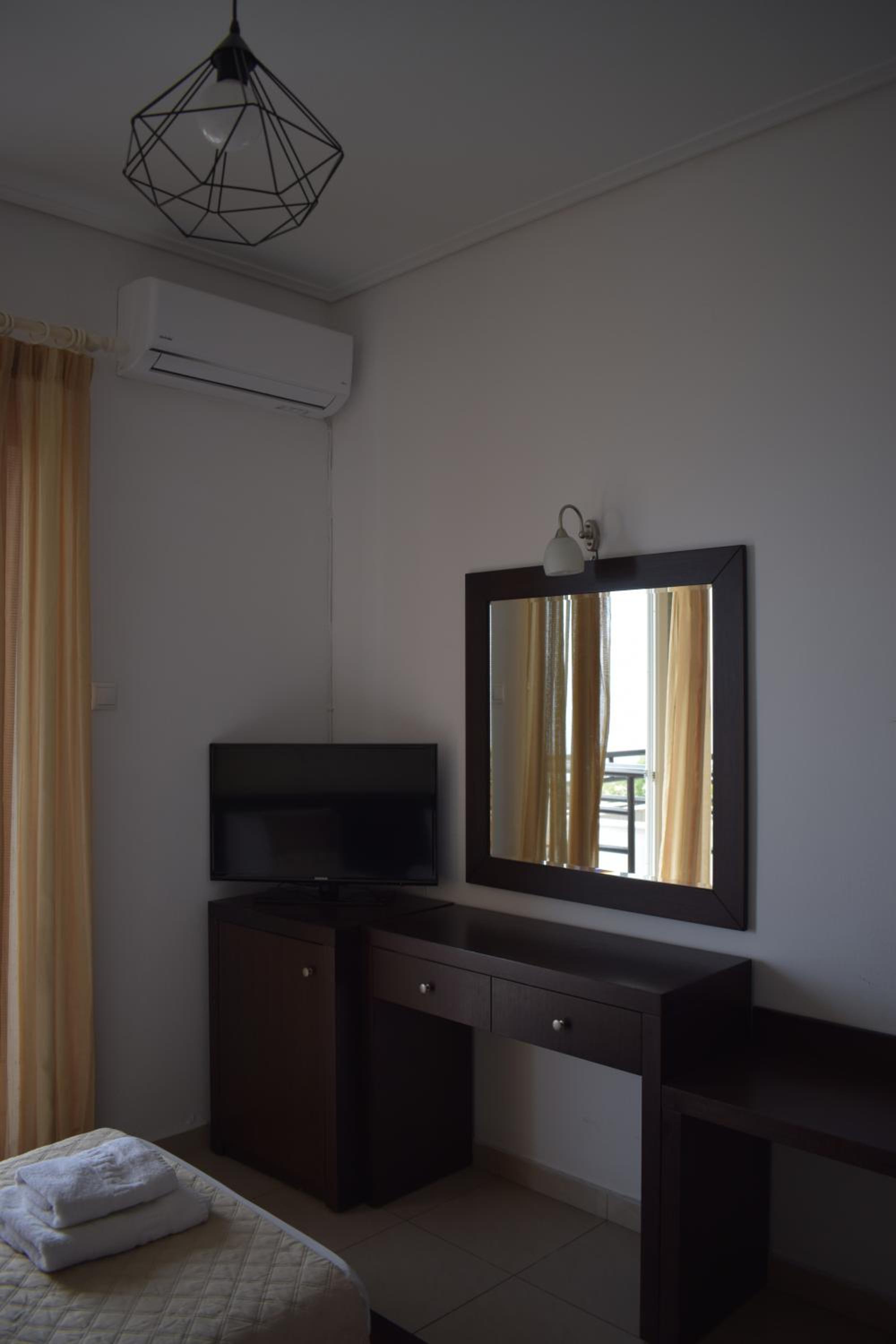 Double or Twin Room - Photo 16