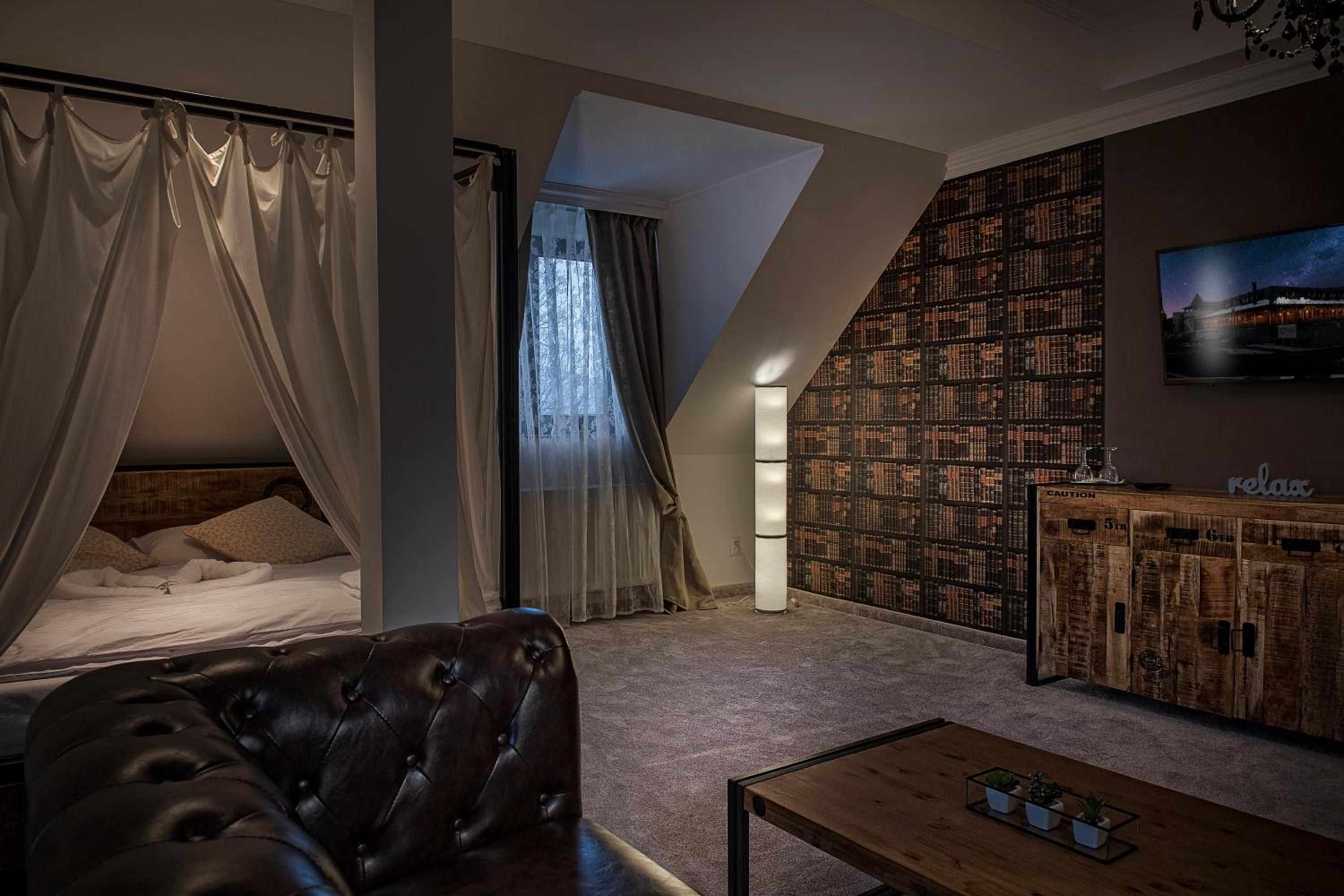 Deluxe Double Room with Balcony photo 3