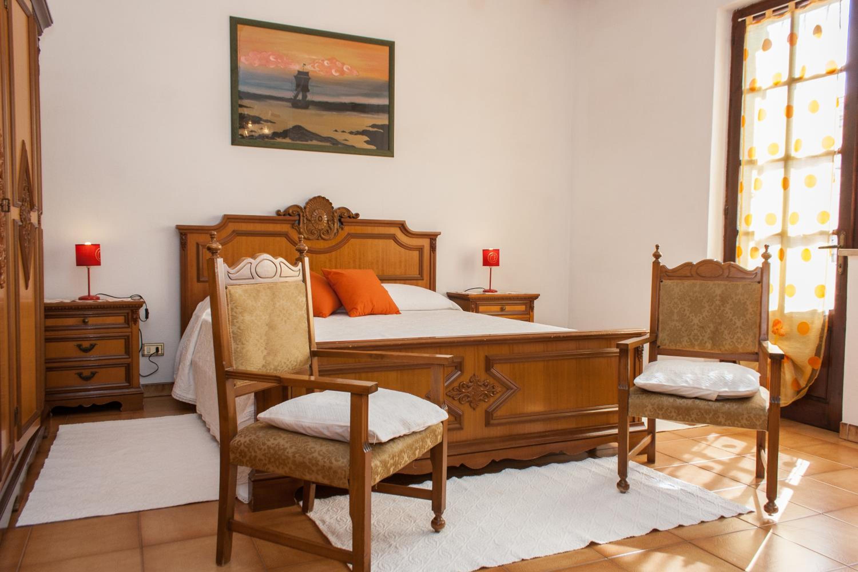Double Room with Private Bathroom photo 3