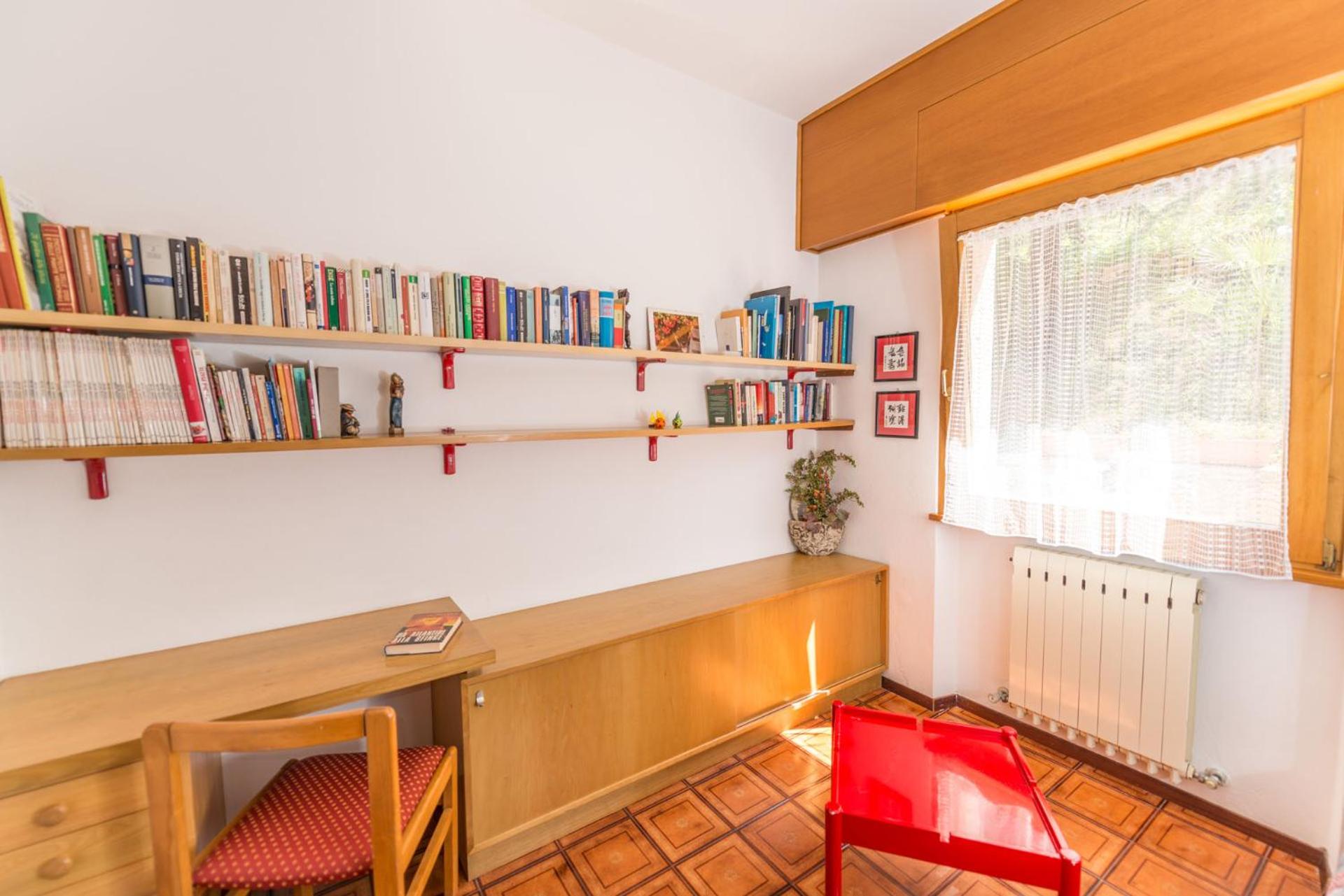 Apartment with Lake View photo 2