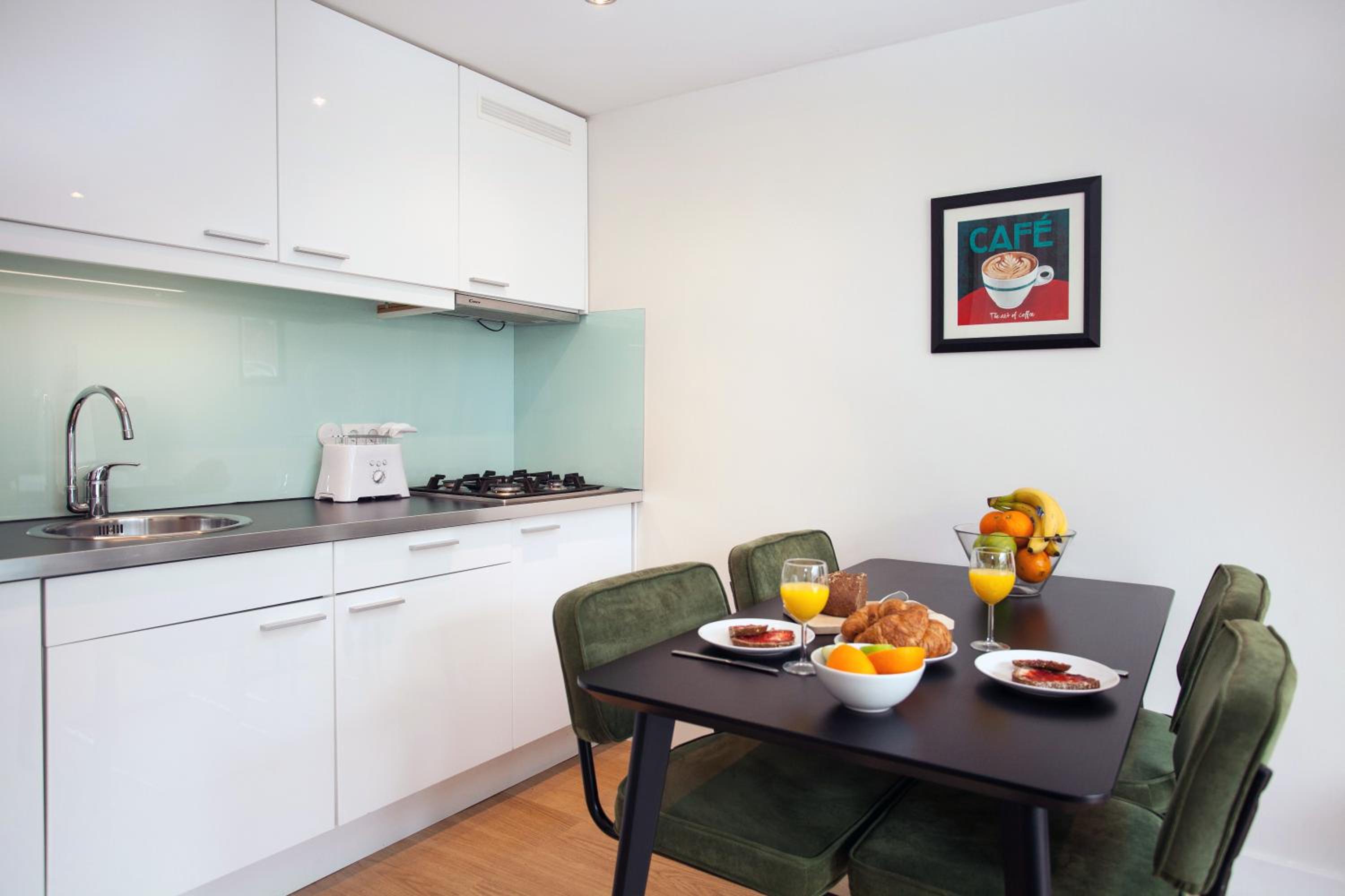 One-Bedroom Apartment (split level) photo 2