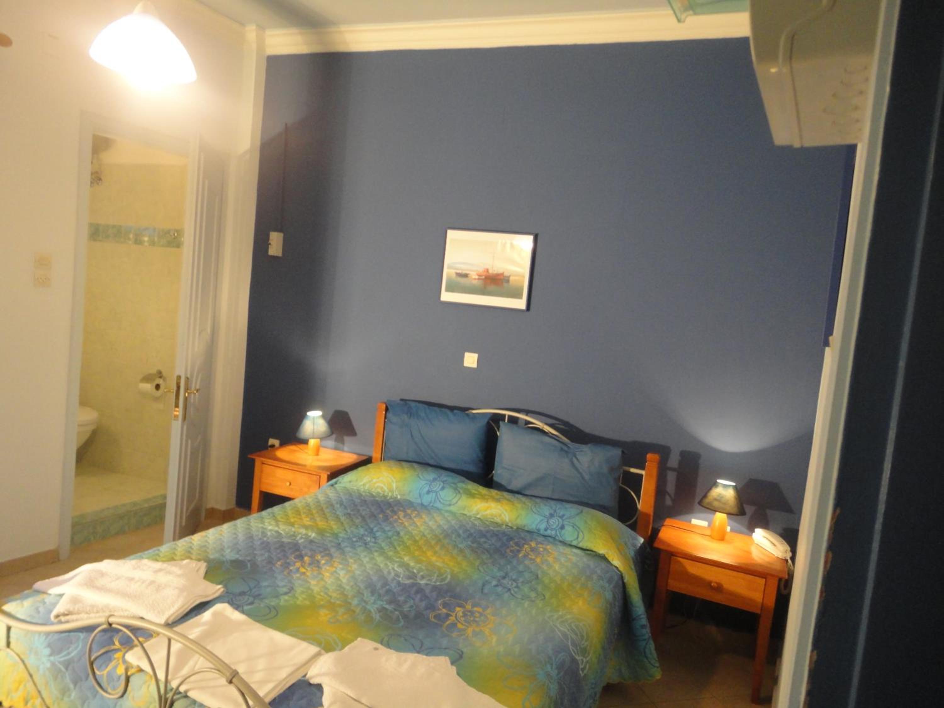 Studio (2 Adults) - Photo 22