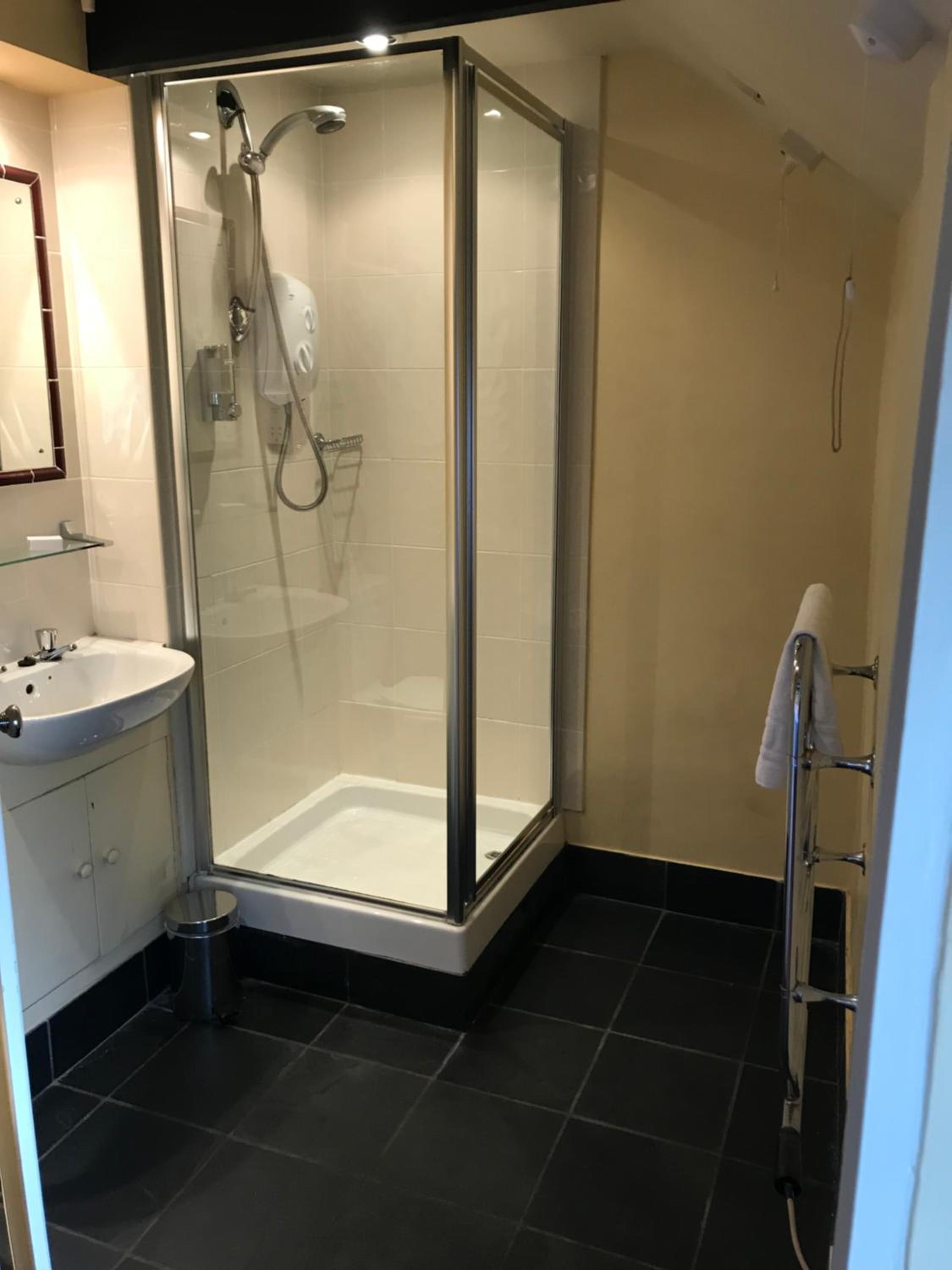 Standard Twin Room with Garden View - Photo 6