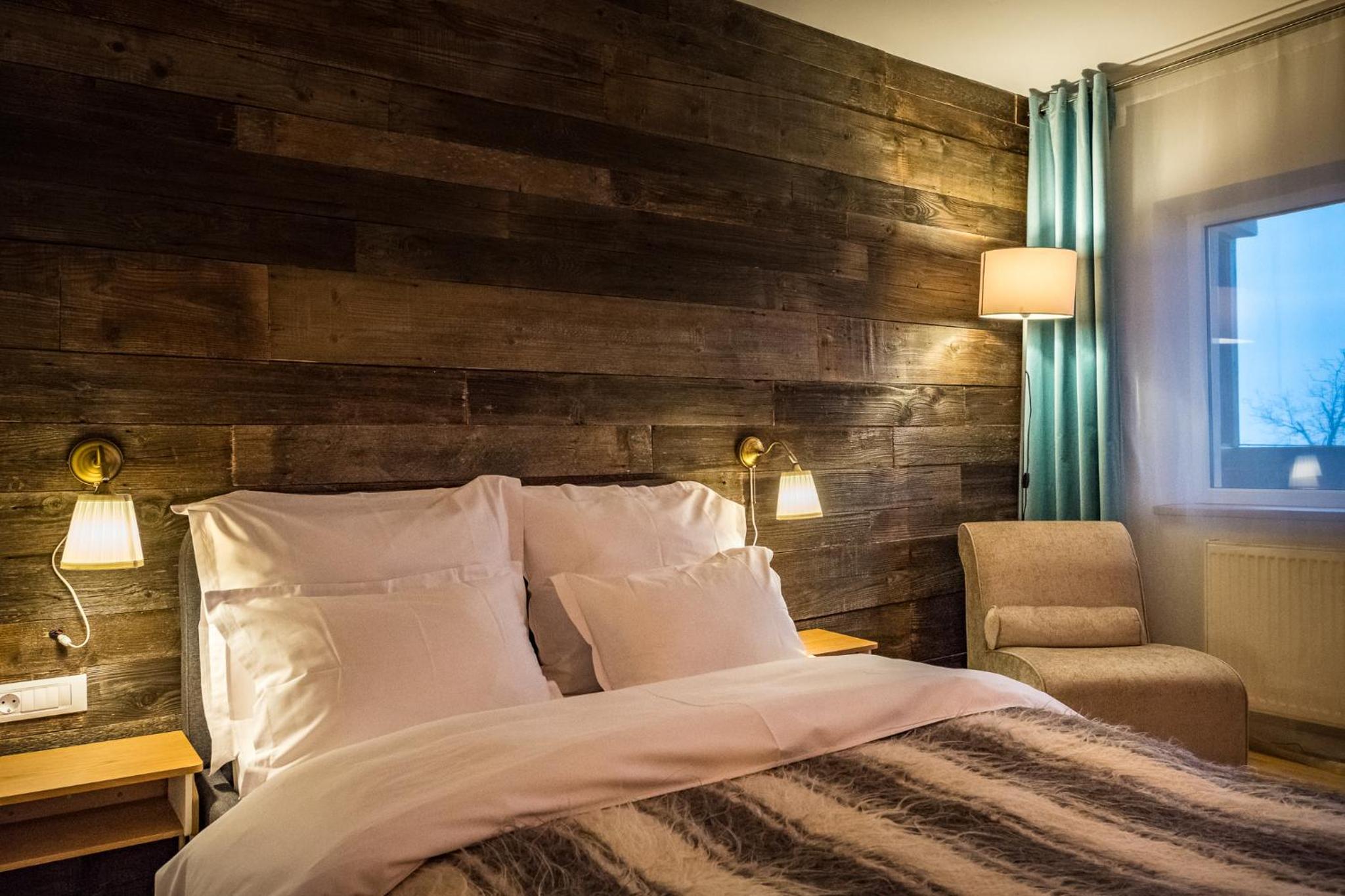 Deluxe Double Room with Balcony photo 2