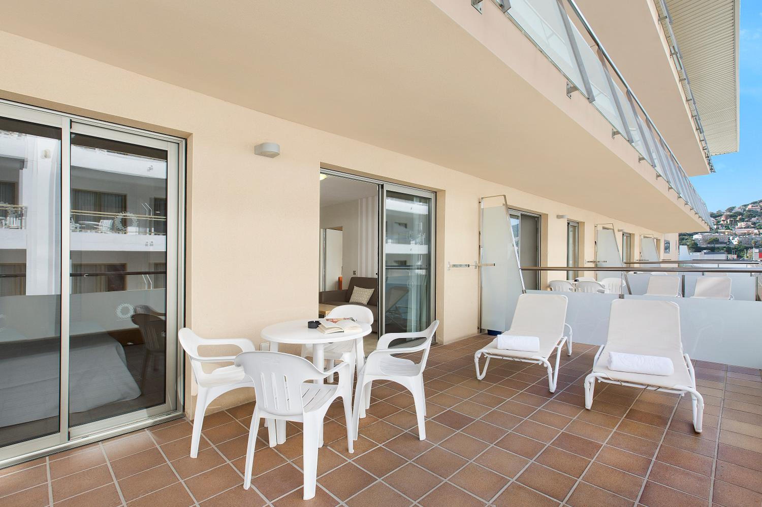 Apartment with Terrace photo 2