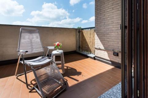 Standard Suite - Photo 10