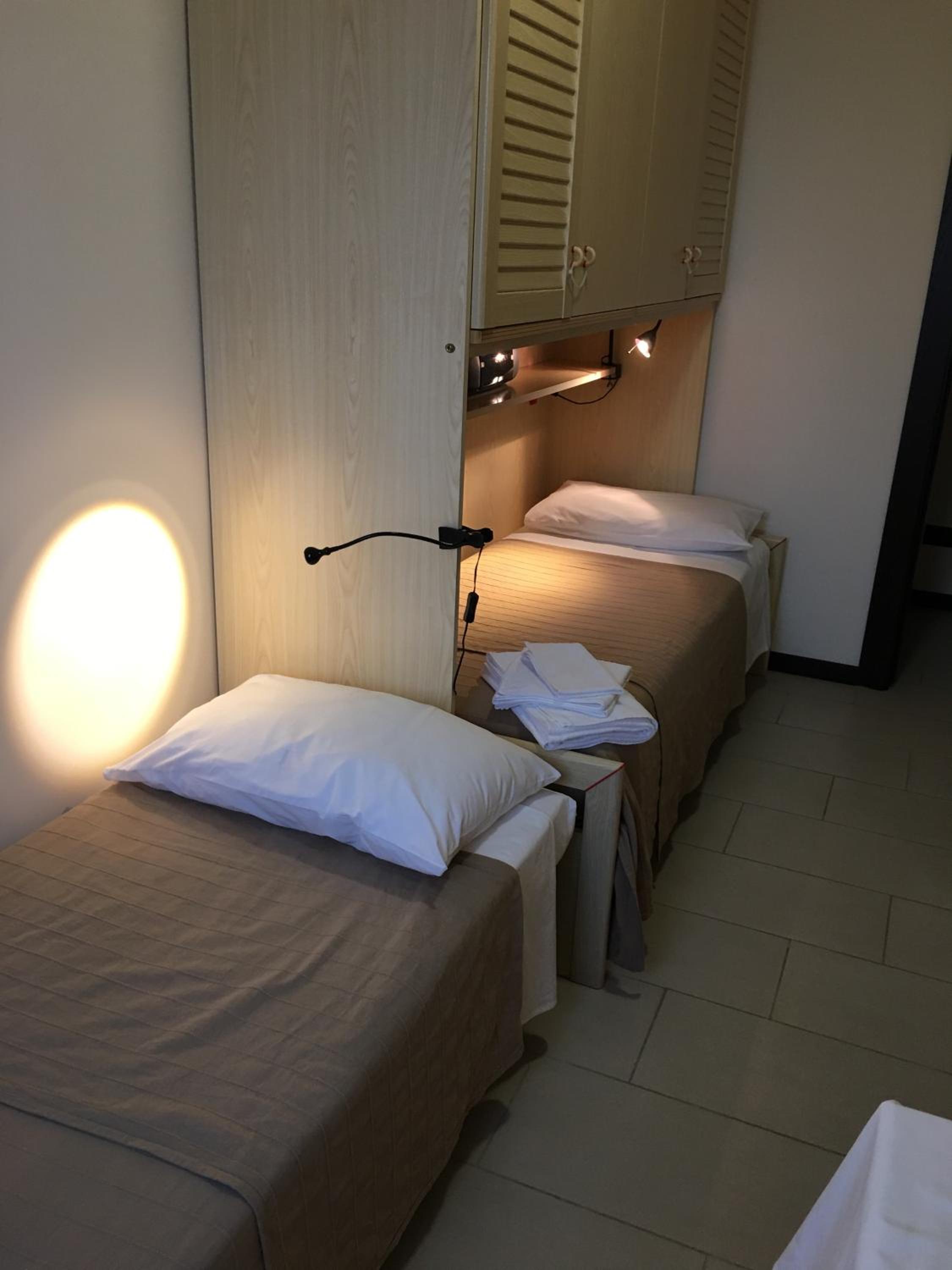 Standard Suite - Photo 12