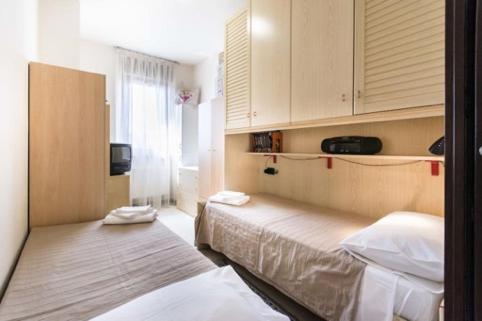 Standard Suite - Photo 7