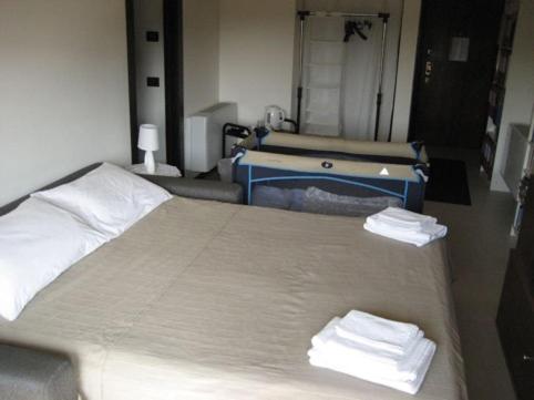 Standard Suite - Photo 8