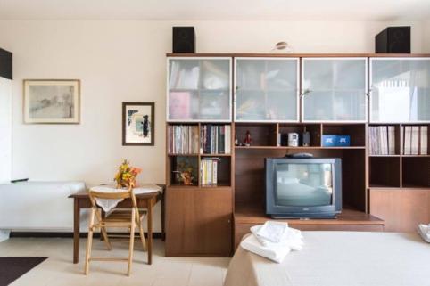 Standard Suite - Photo 14