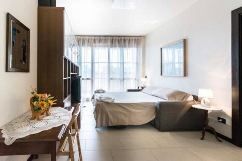 Standard Suite - Photo 4