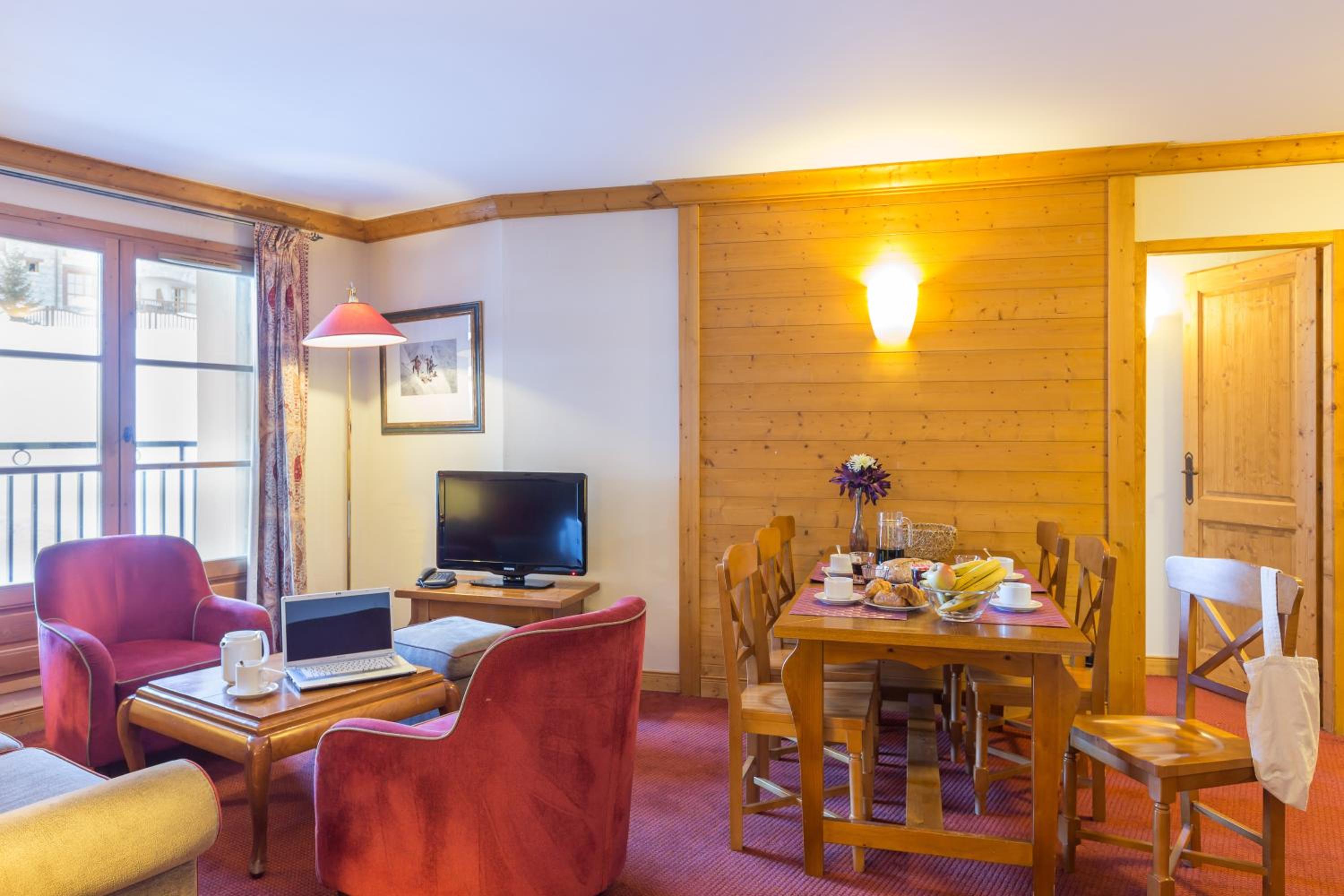 Two-Bedroom Apartment - access to the indoor pool (6 People)