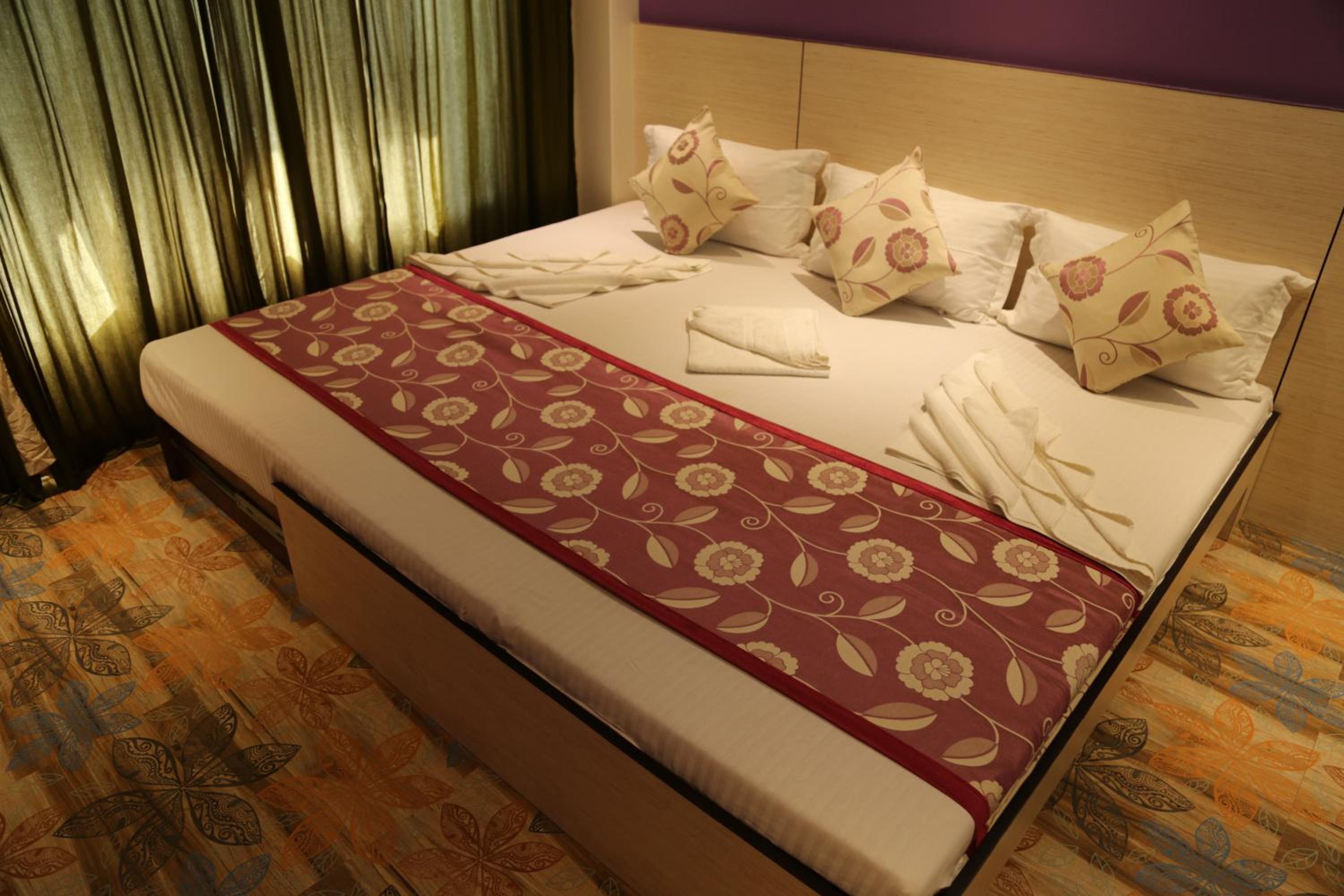 Deluxe Room - Photo 3