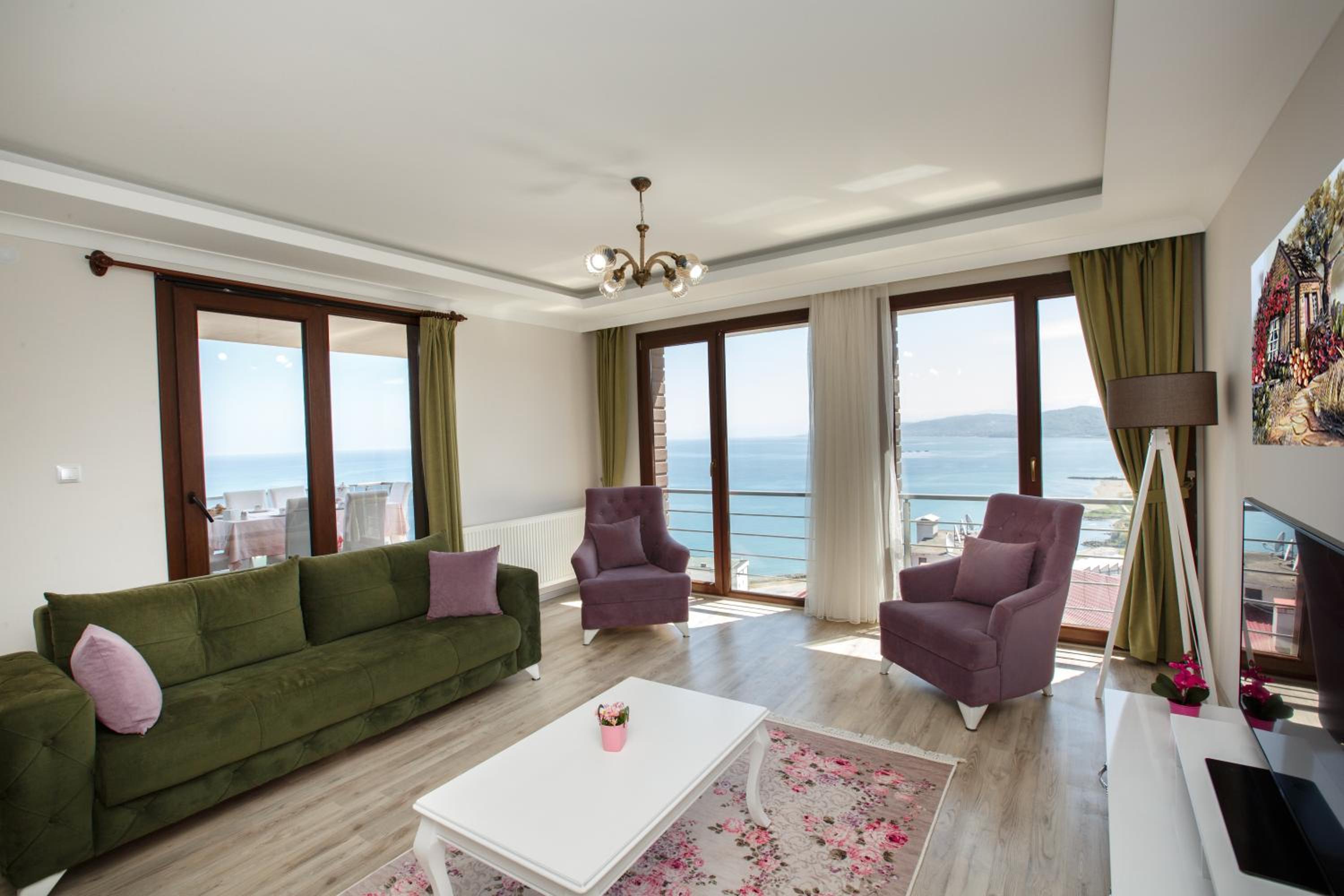 Superior Apartment photo 2
