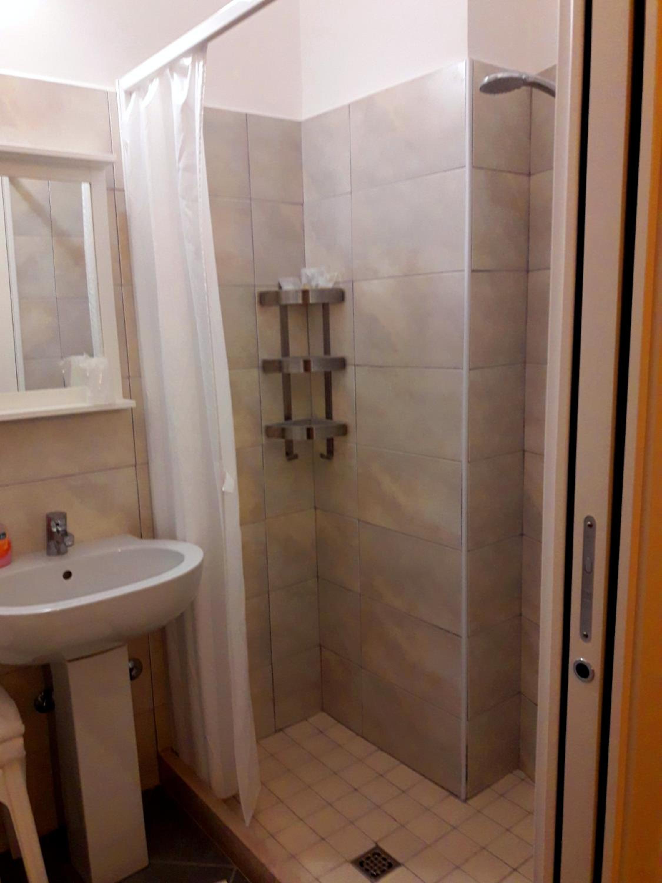Triple Room - Photo 7