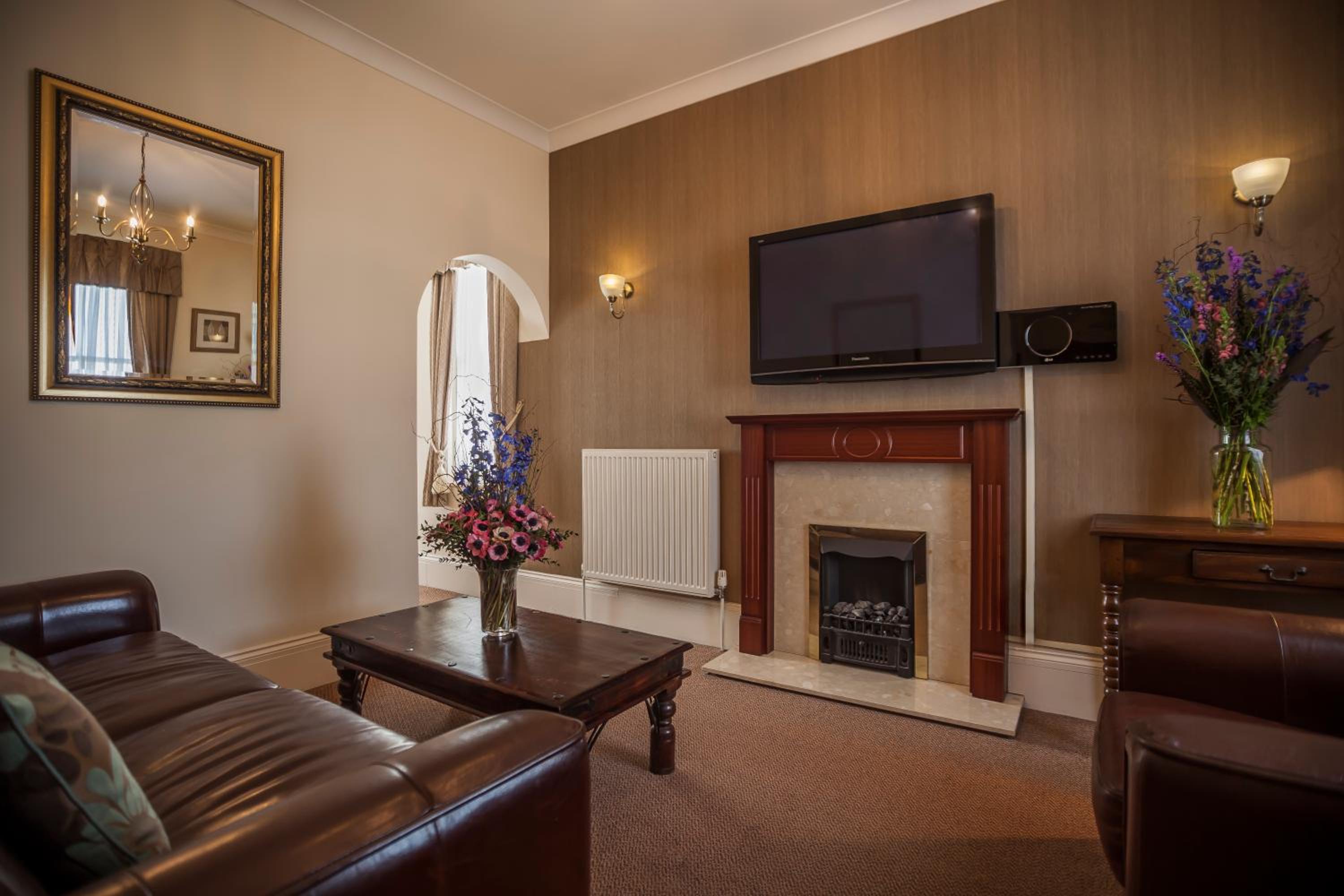 Suite - Photo 2