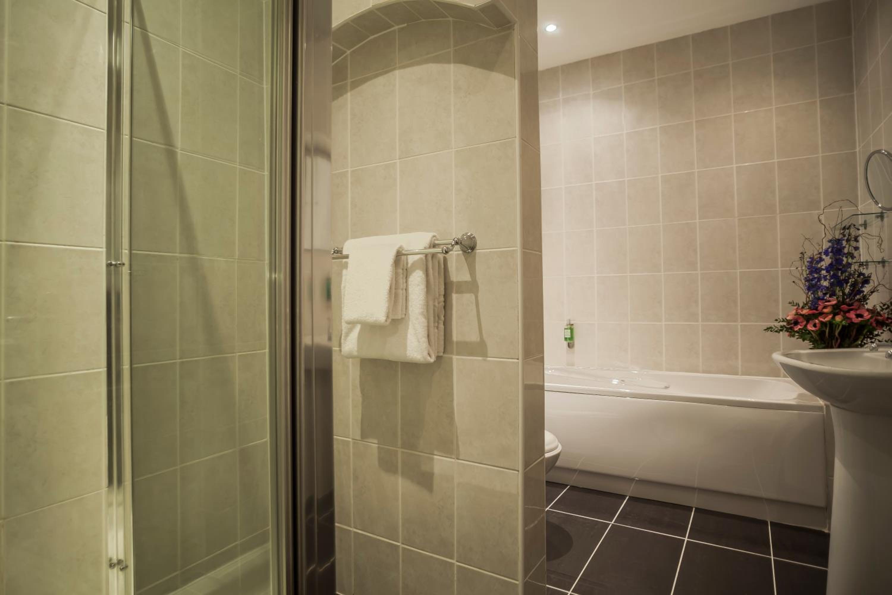 Suite - Photo 5