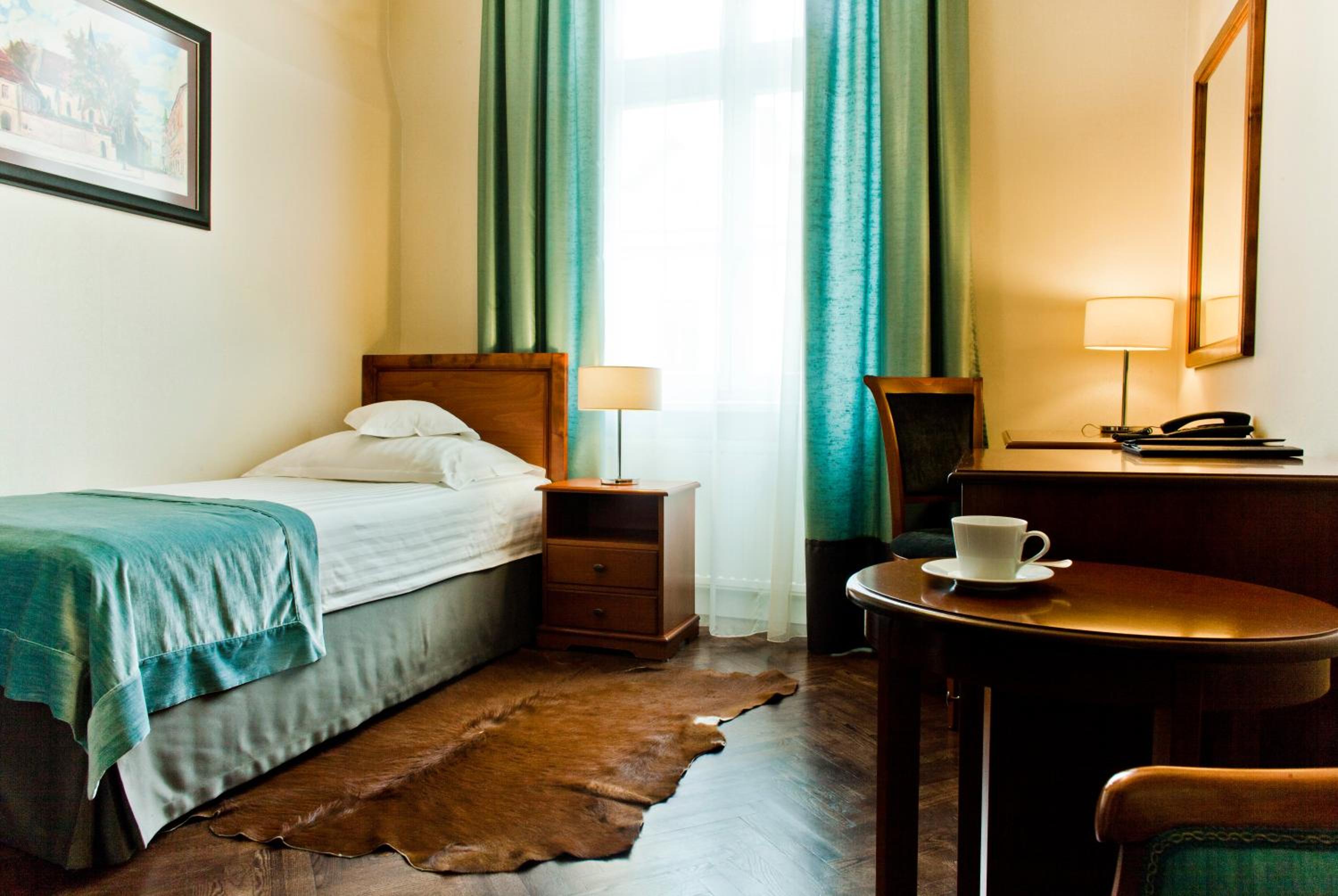 Single Room - Photo 1