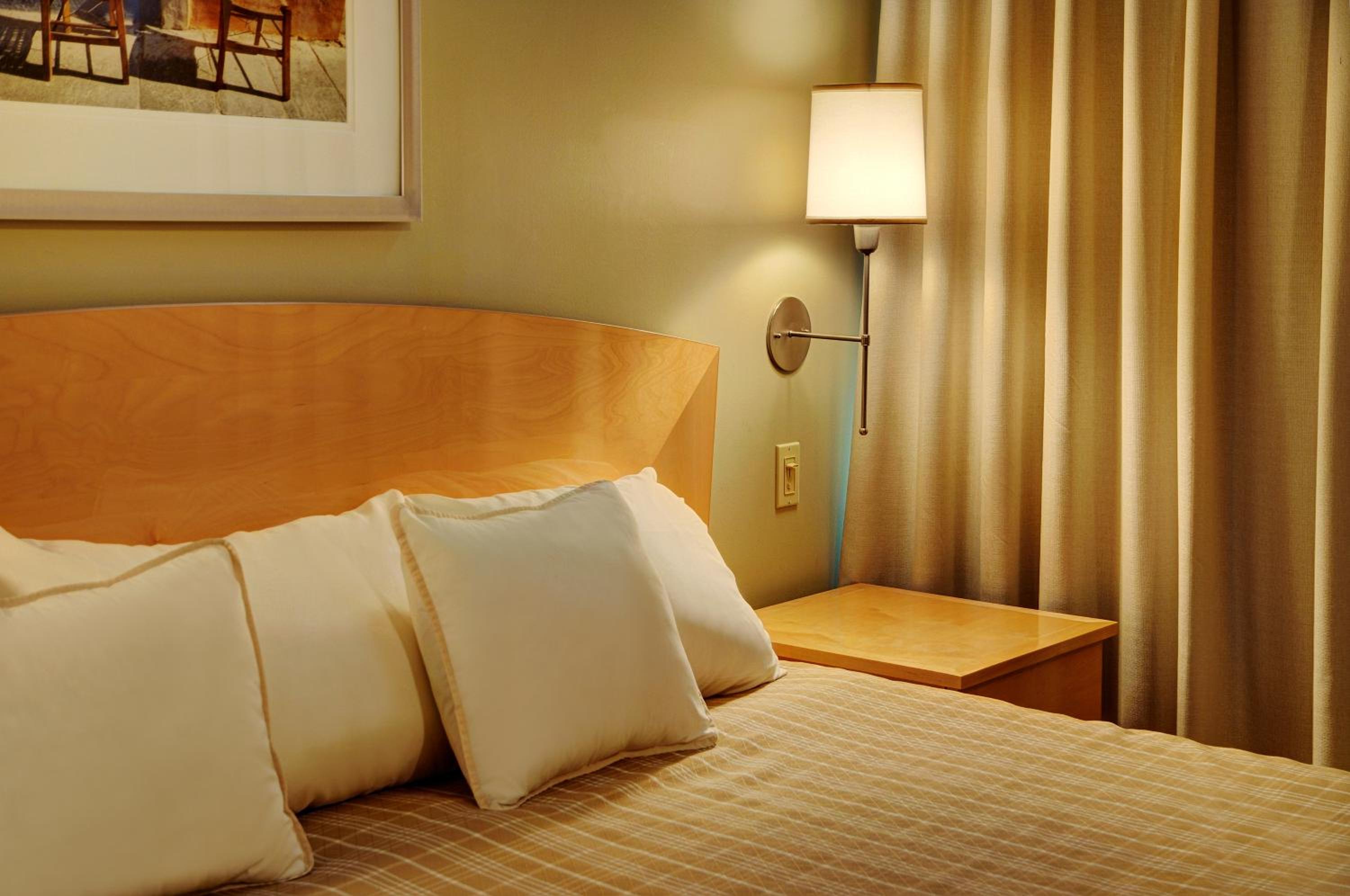 Double Room with Balcony (2 Adults + 1 Child) photo 1