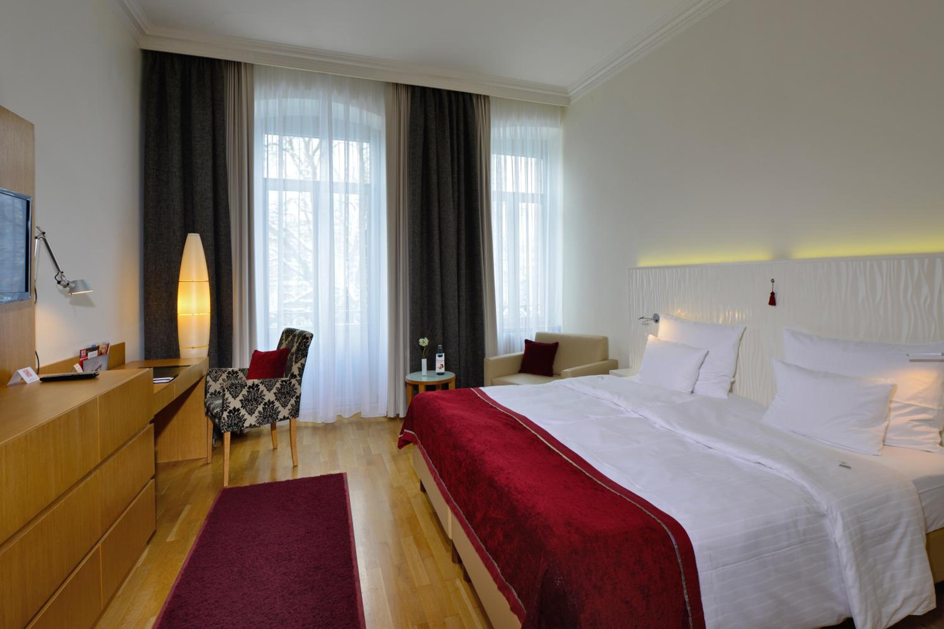 Comfort King Room photo 3